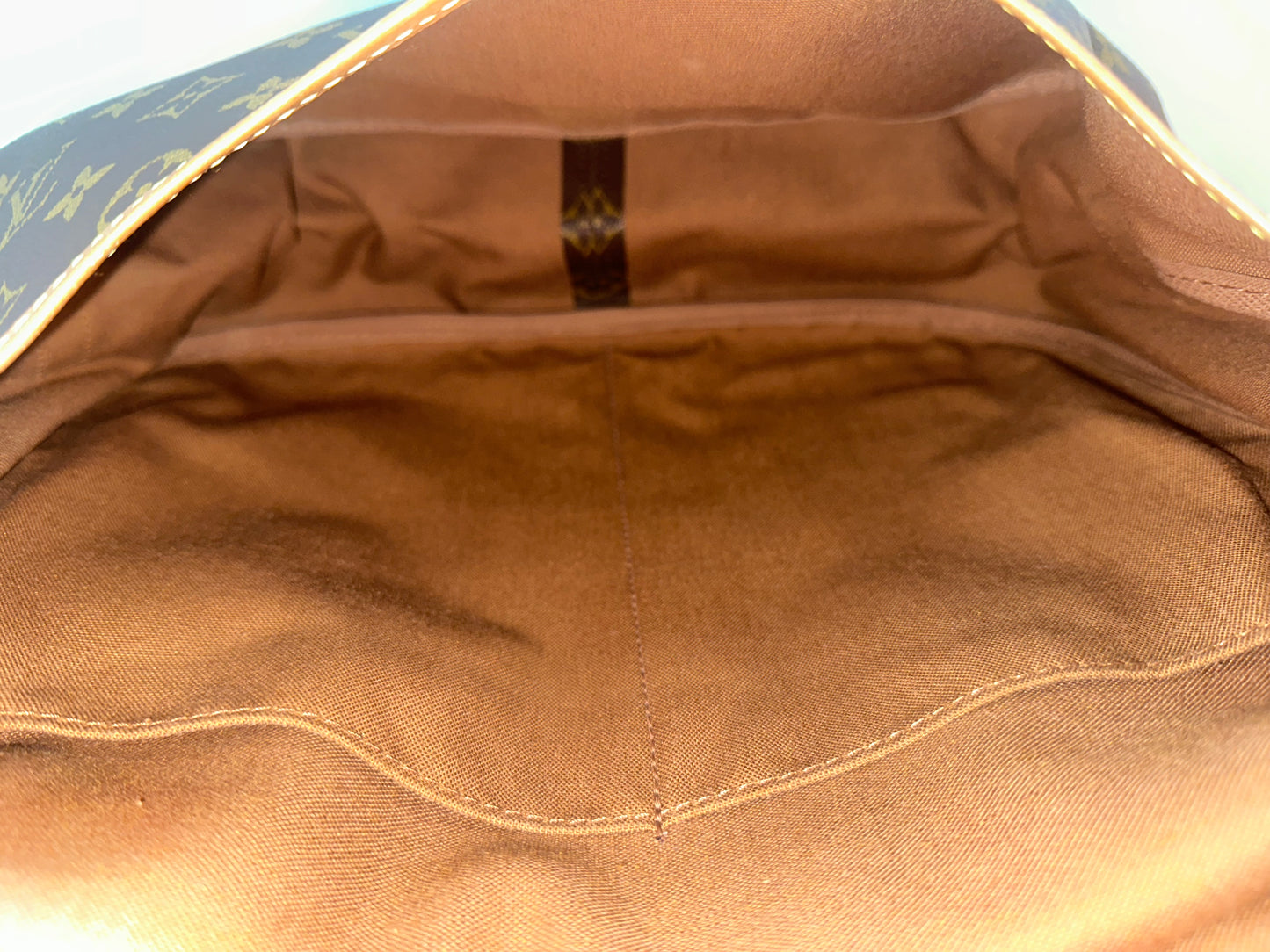 Louis Vuitton Saumur 35