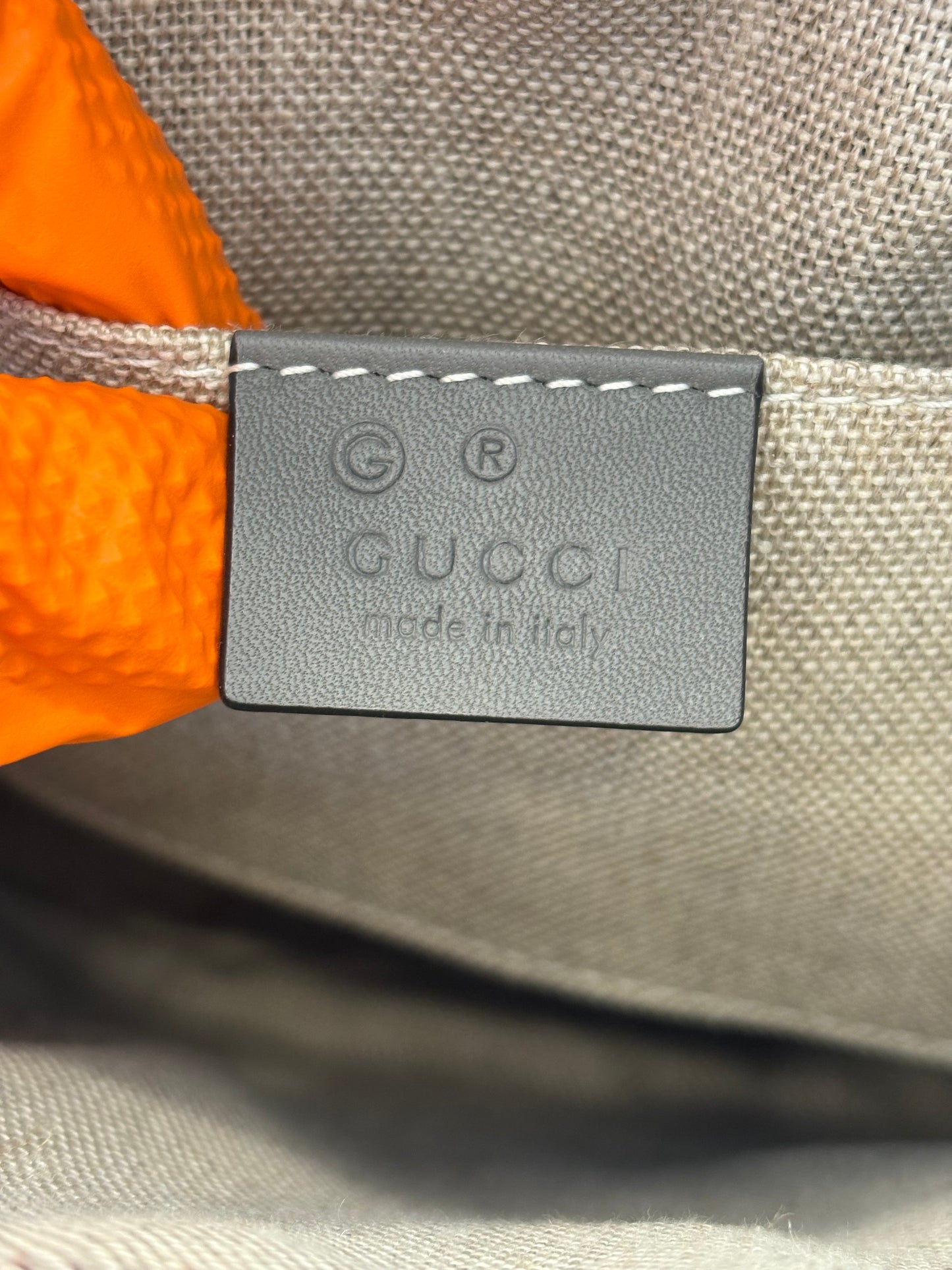 383892 - Gucci Grey