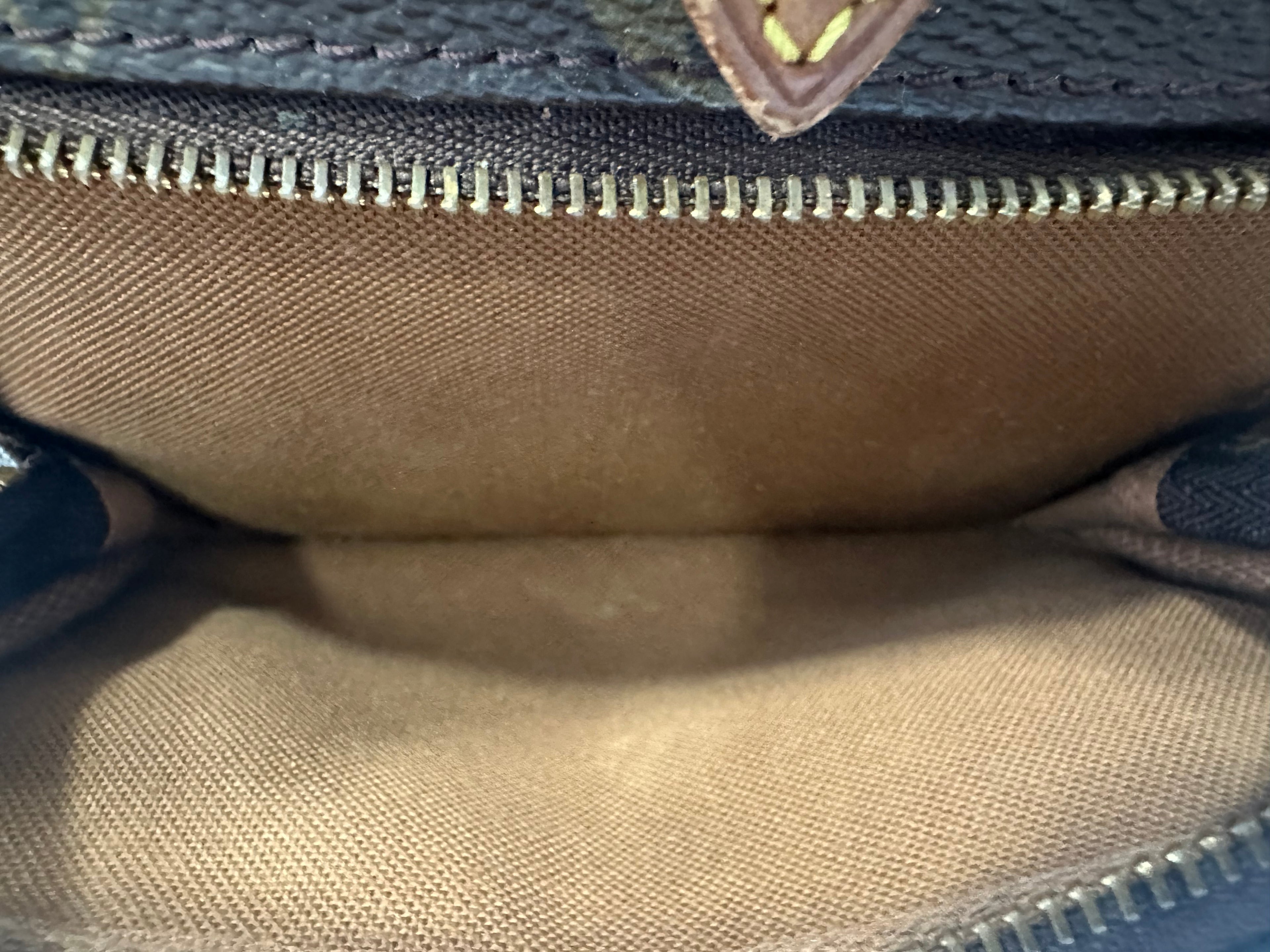 Louis Vuitton Montsouris MM