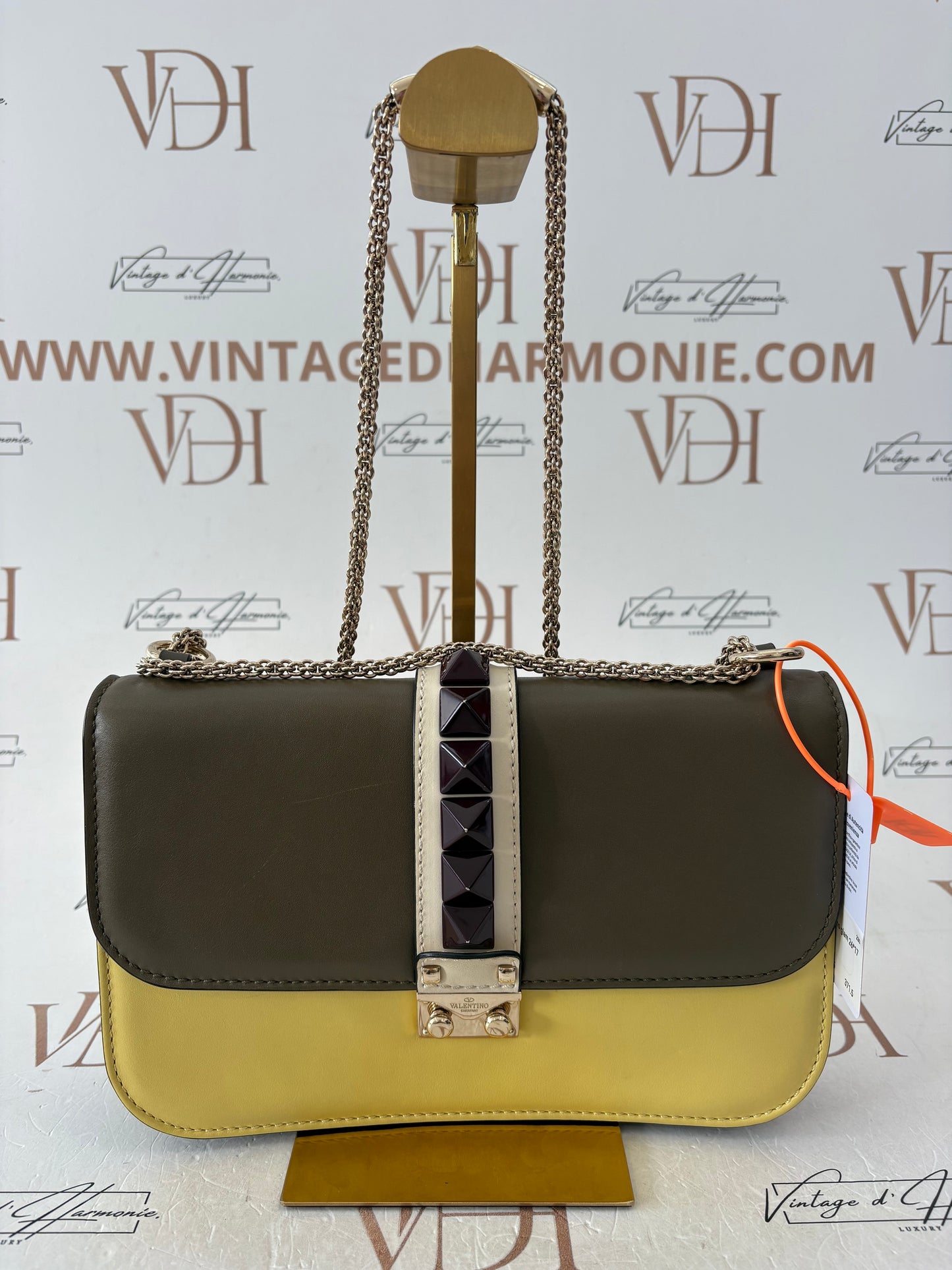 383475 - Valentino Glam Lock