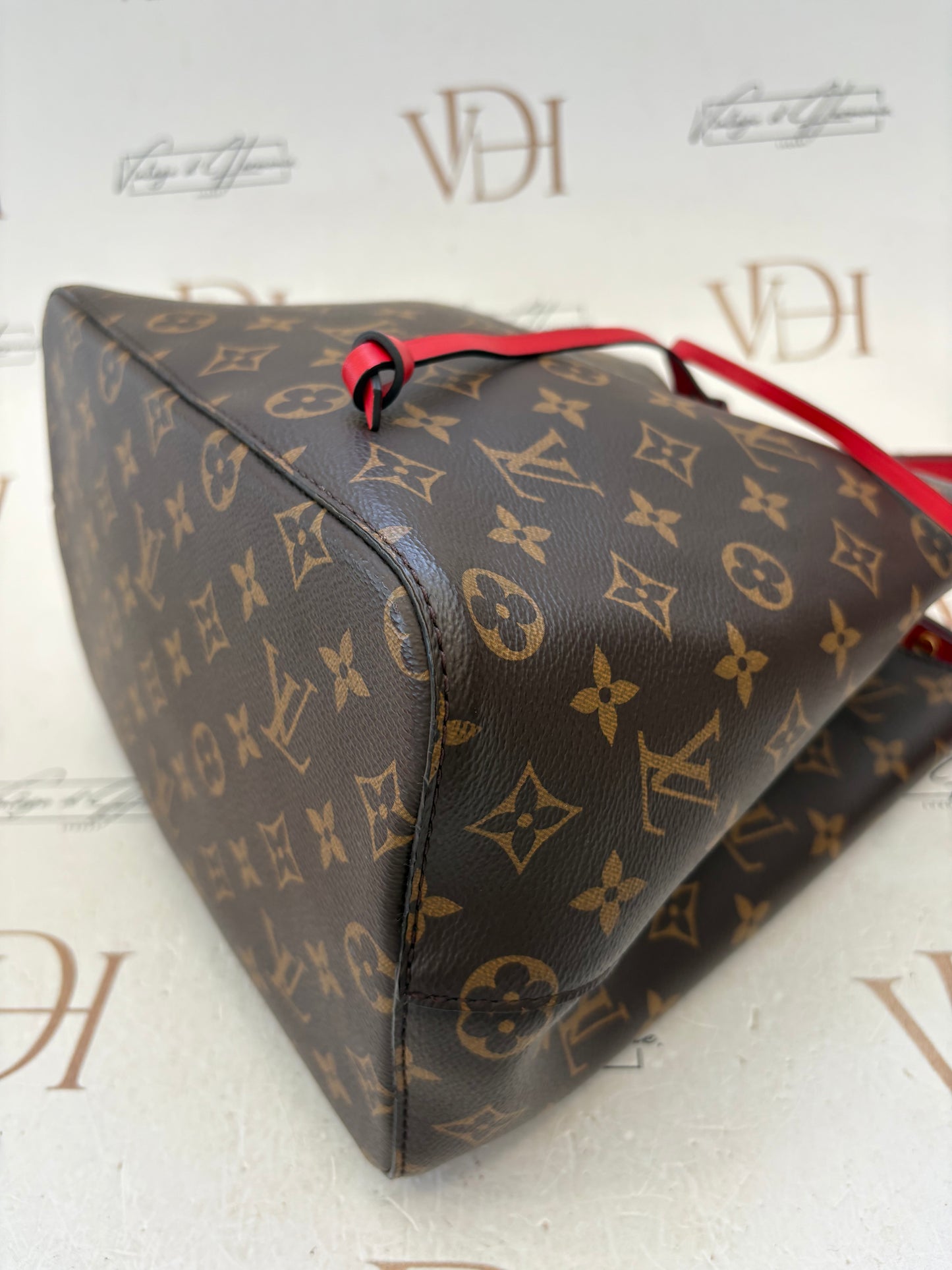 201549 - Louis Vuitton Neo Noé