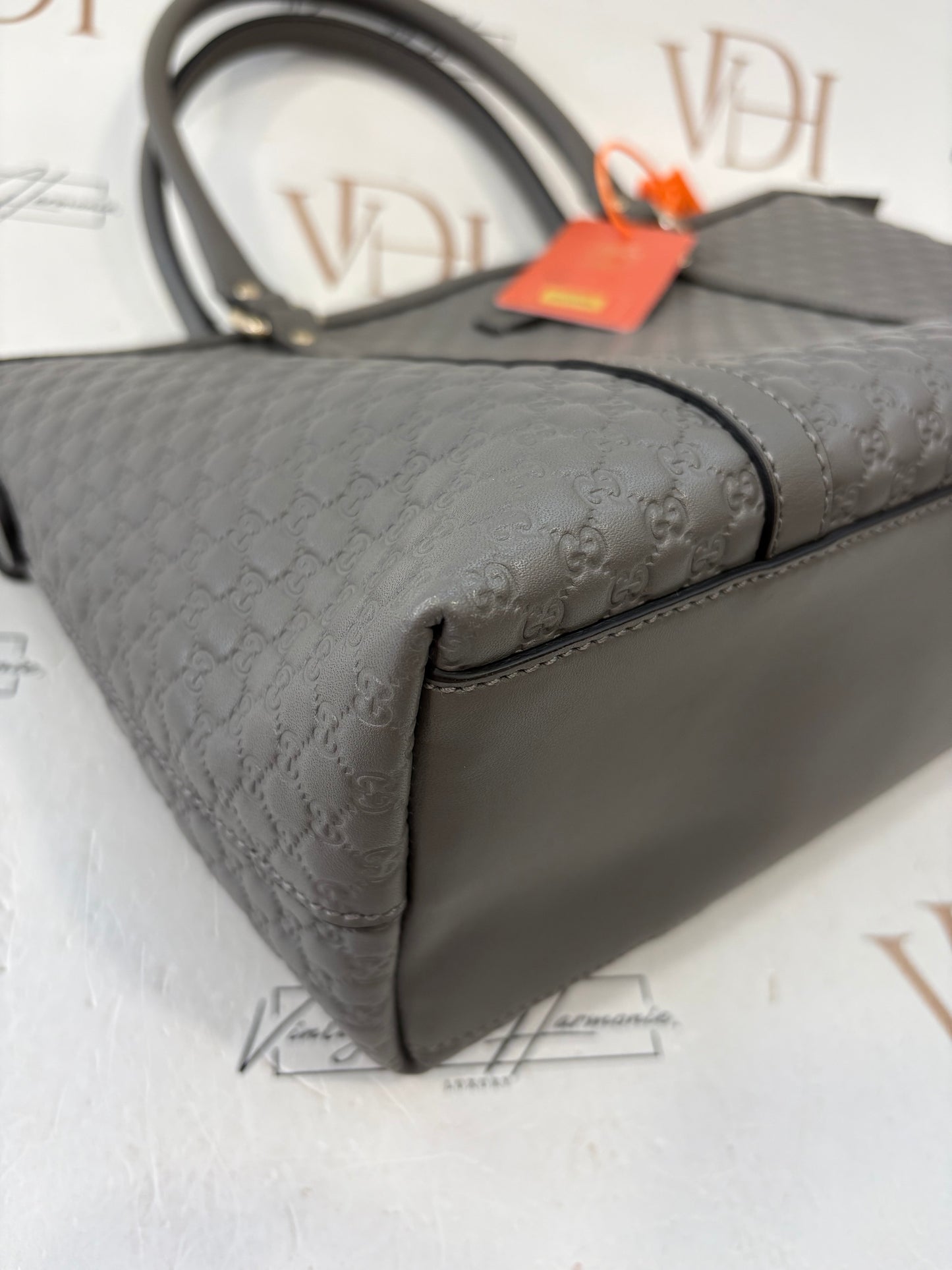 383685 - Gucci Grey