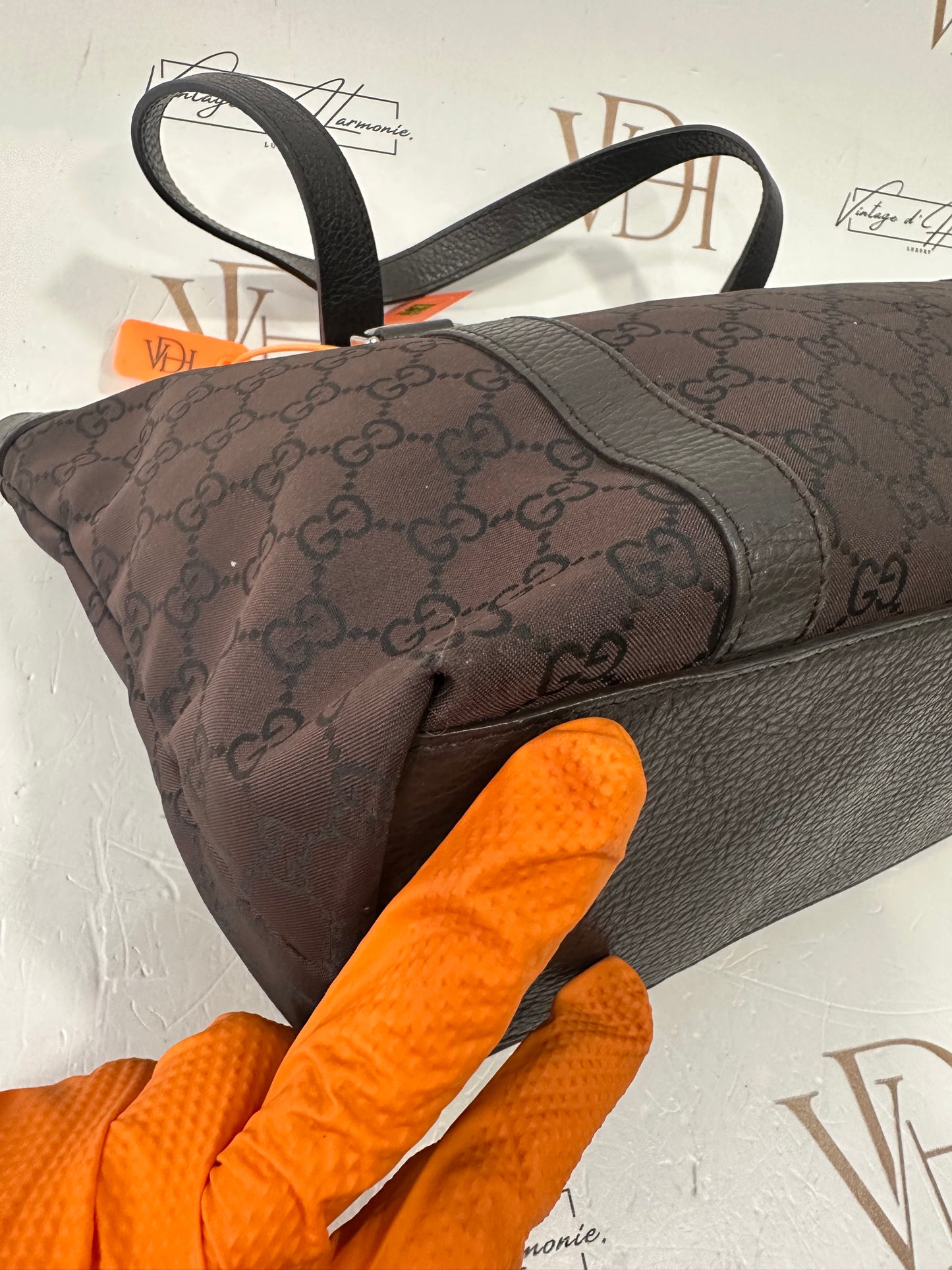 382880 - Gucci