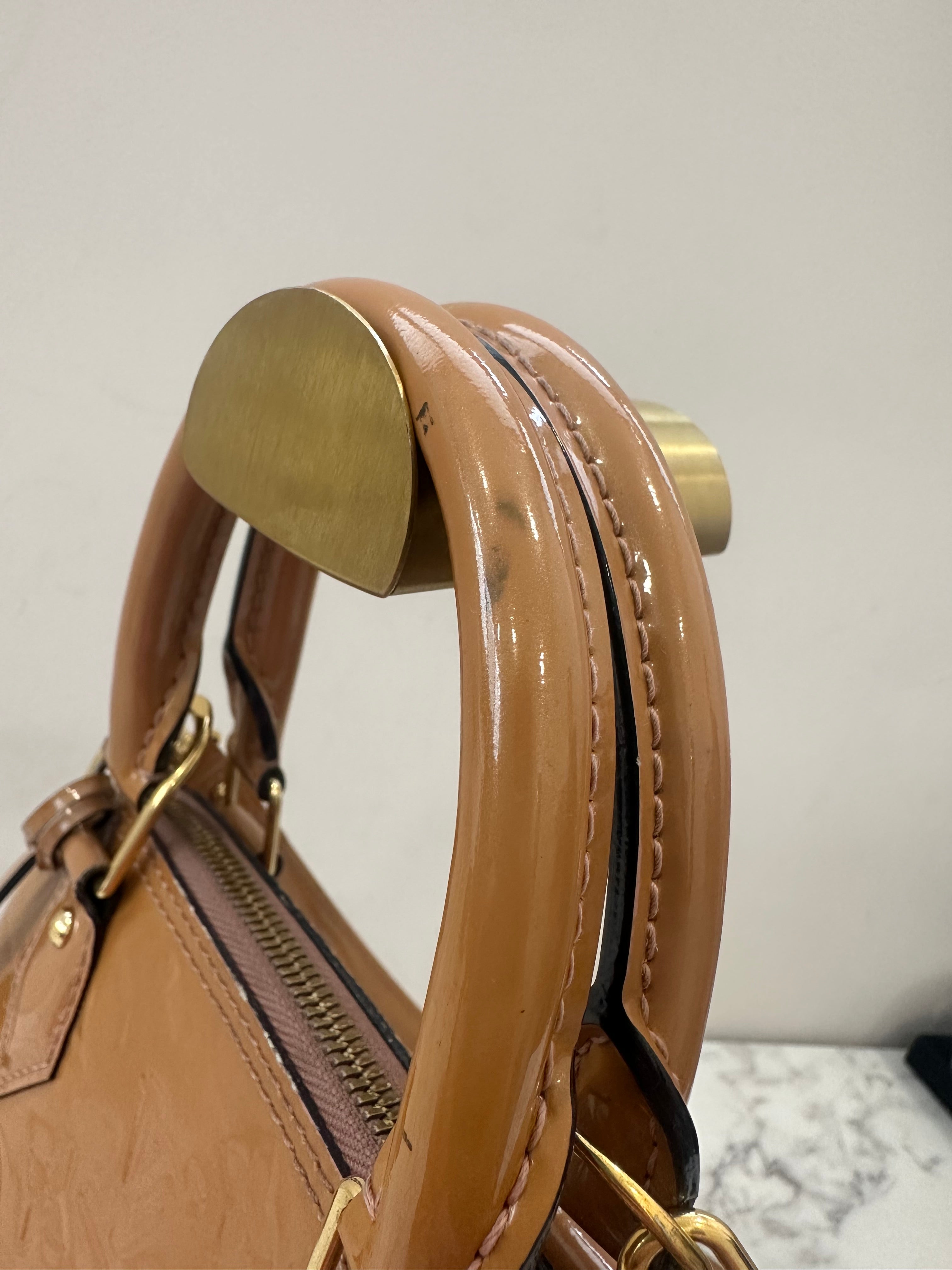 Louis Vuitton Alma BB Vernis Beige