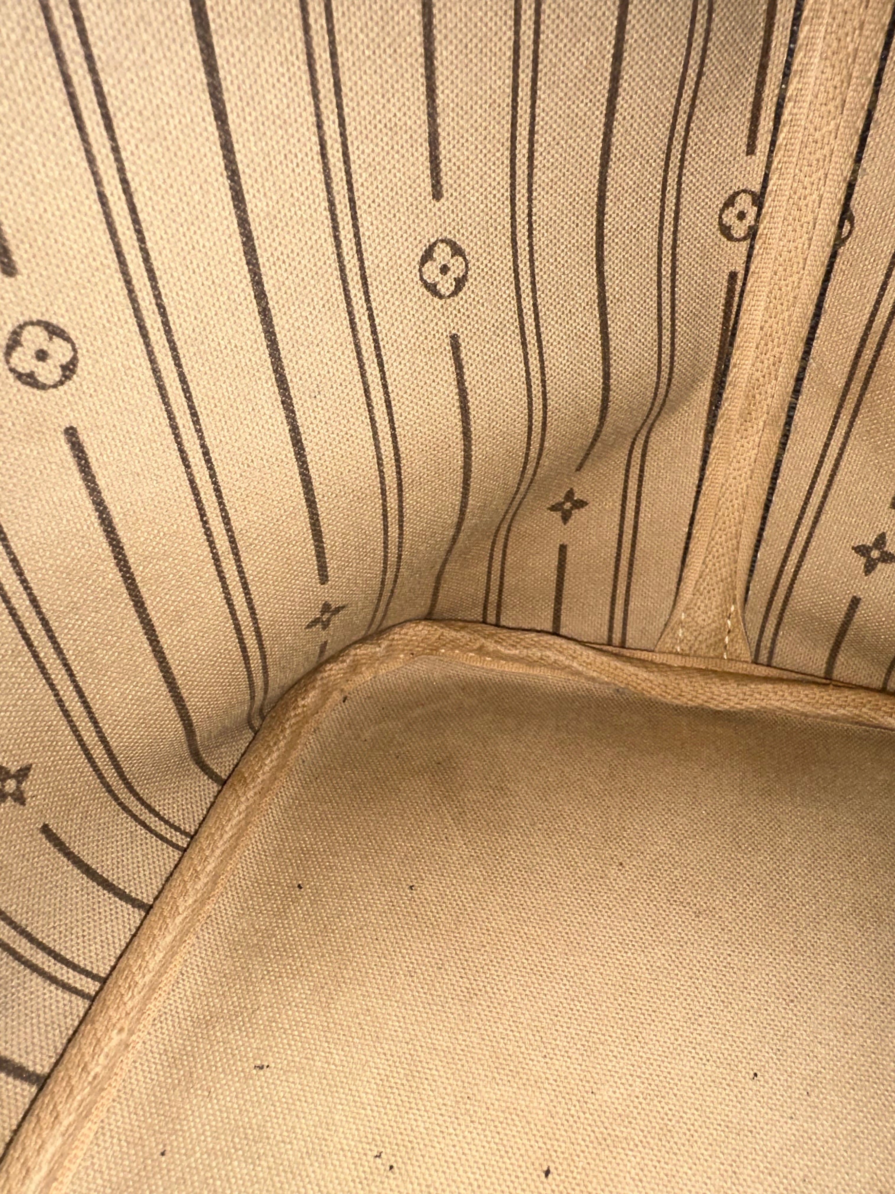 Louis Vuitton Neverfull MM