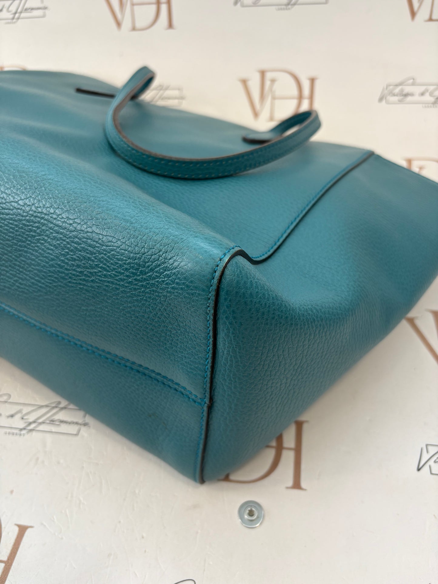 383913 - Gucci Swing