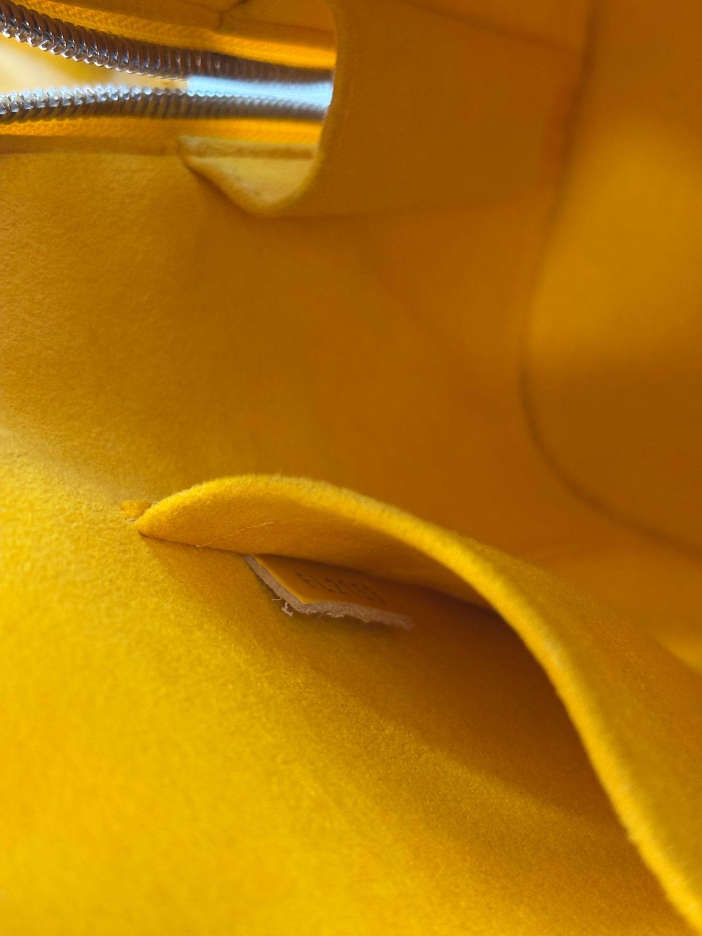 201547 - Louis Vuitton Alma Epi Yellow