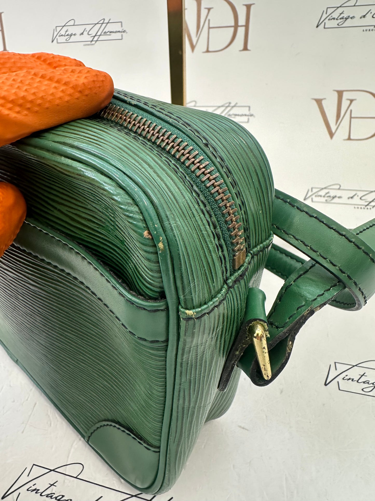 016877 - Louis Vuitton Trocadero 23