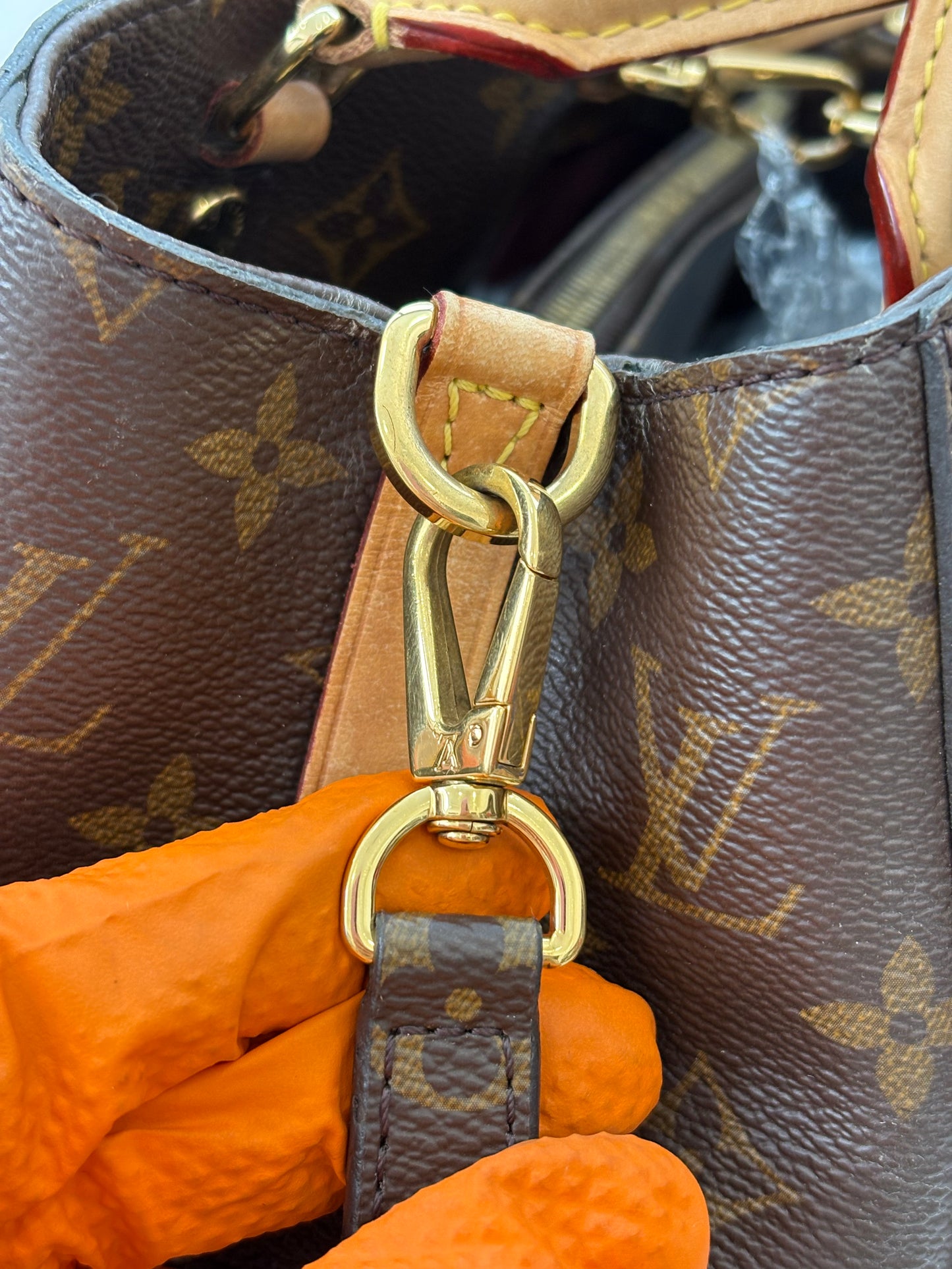018367 - Louis Vuitton Montaigne MM