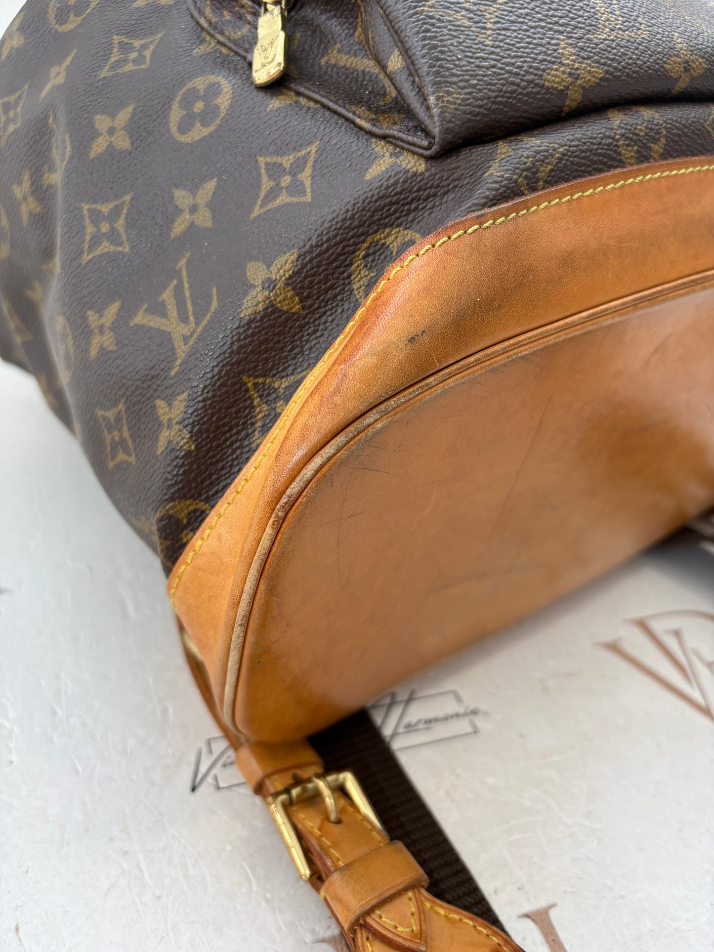 018565 - Louis Vuitton Montsouris GM