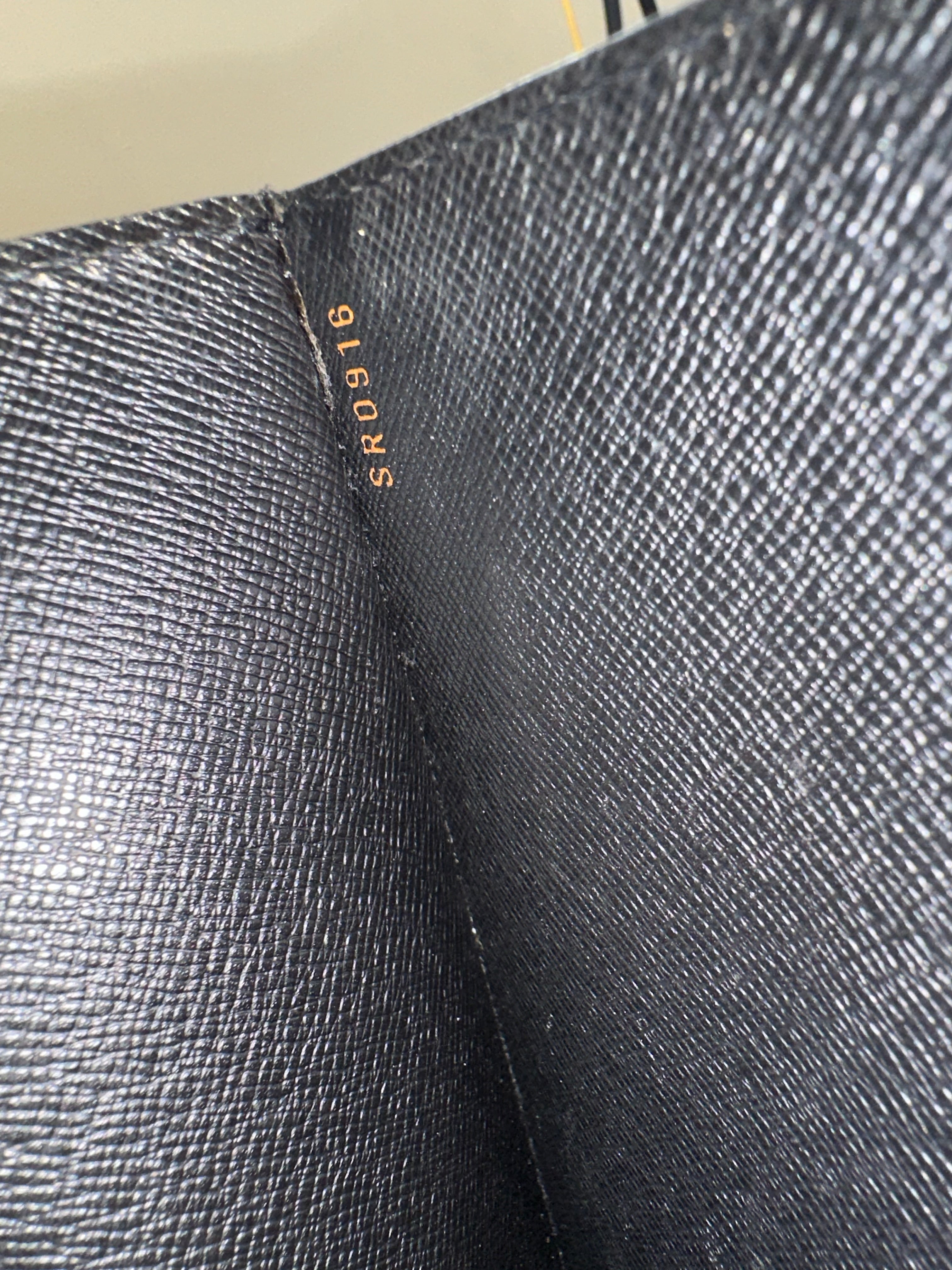 Louis Vuitton Monceau 28