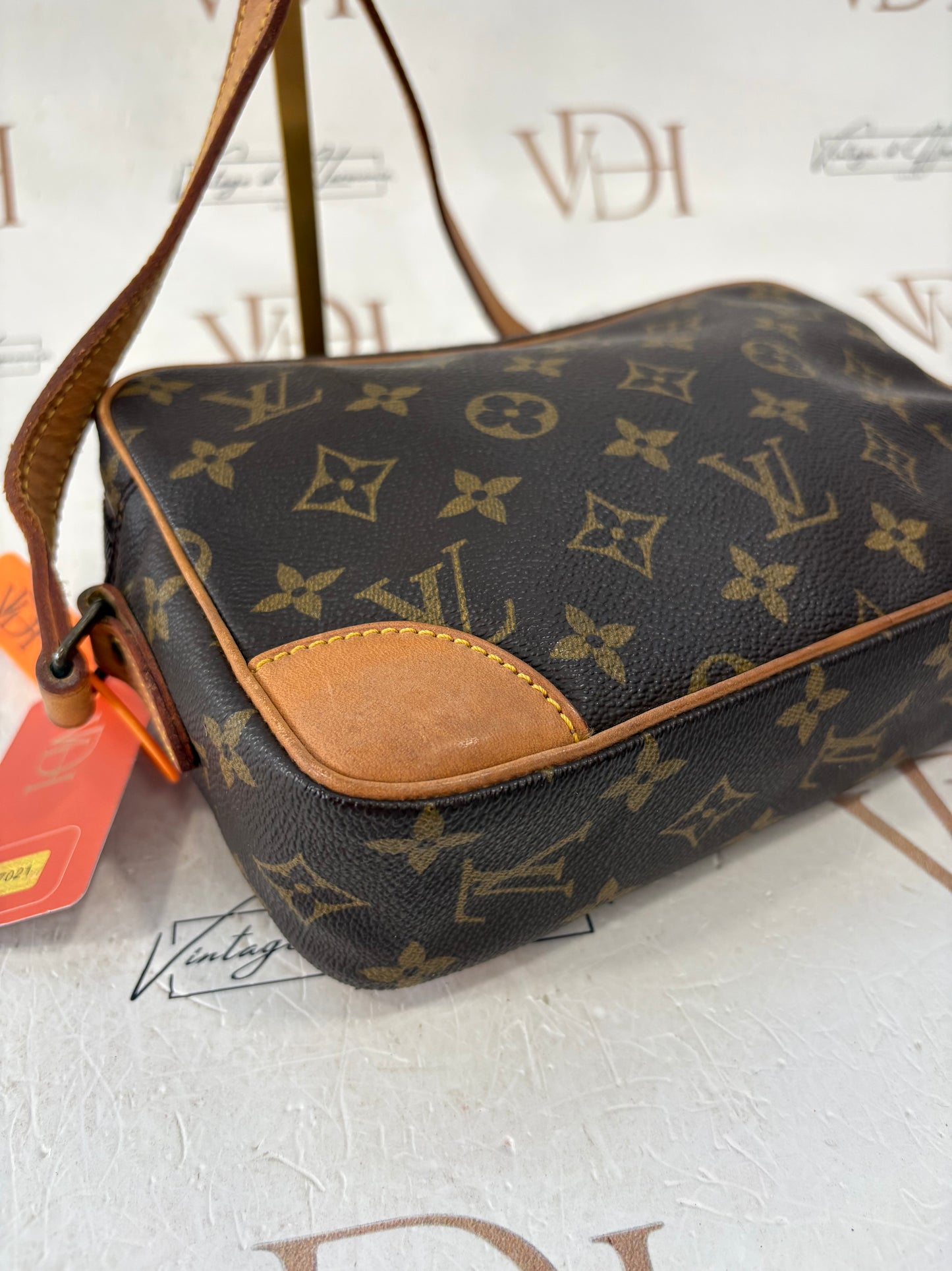 017021 - Louis Vuitton Trocadero 24