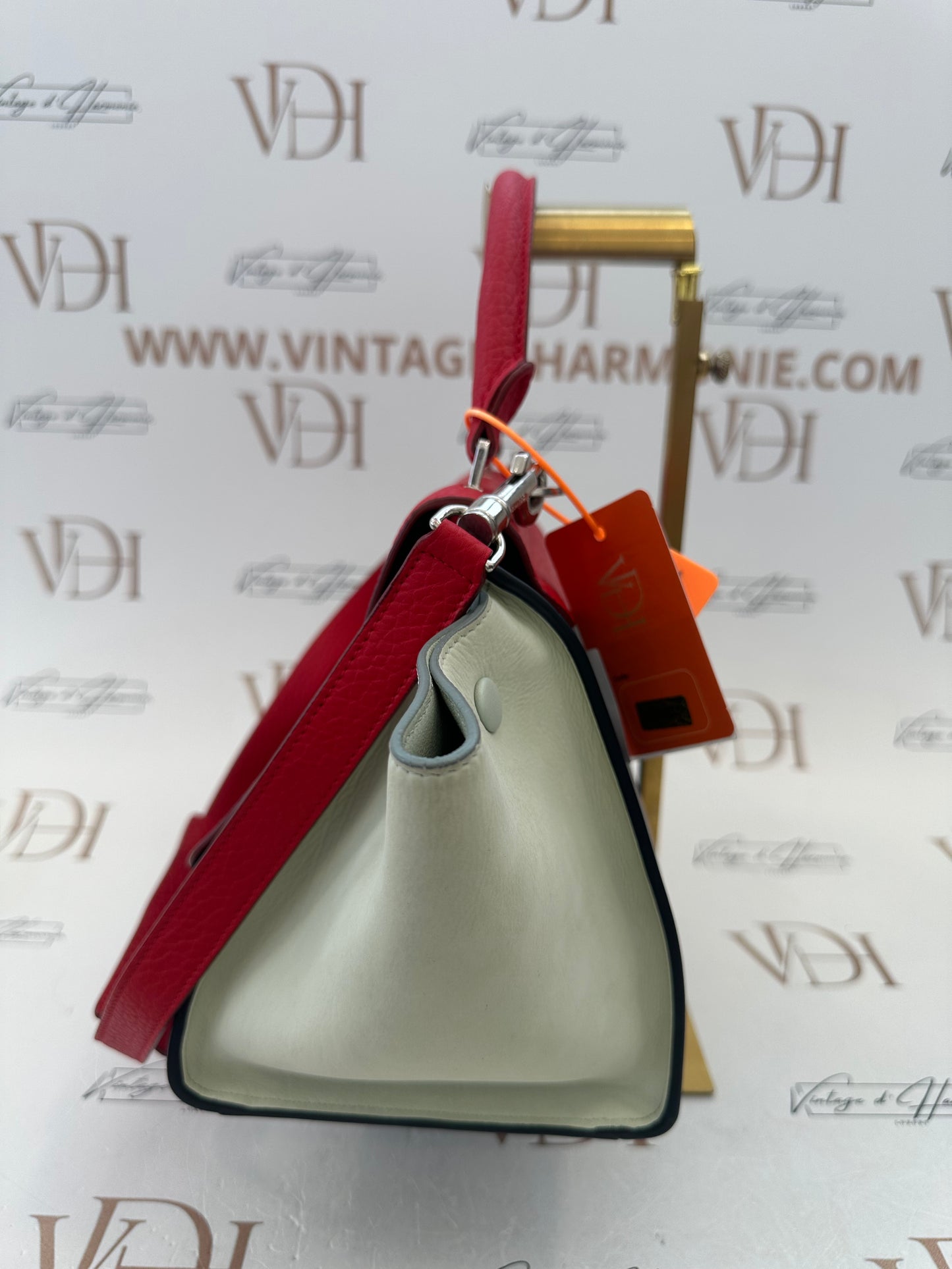 382305 - Celine Trapeze