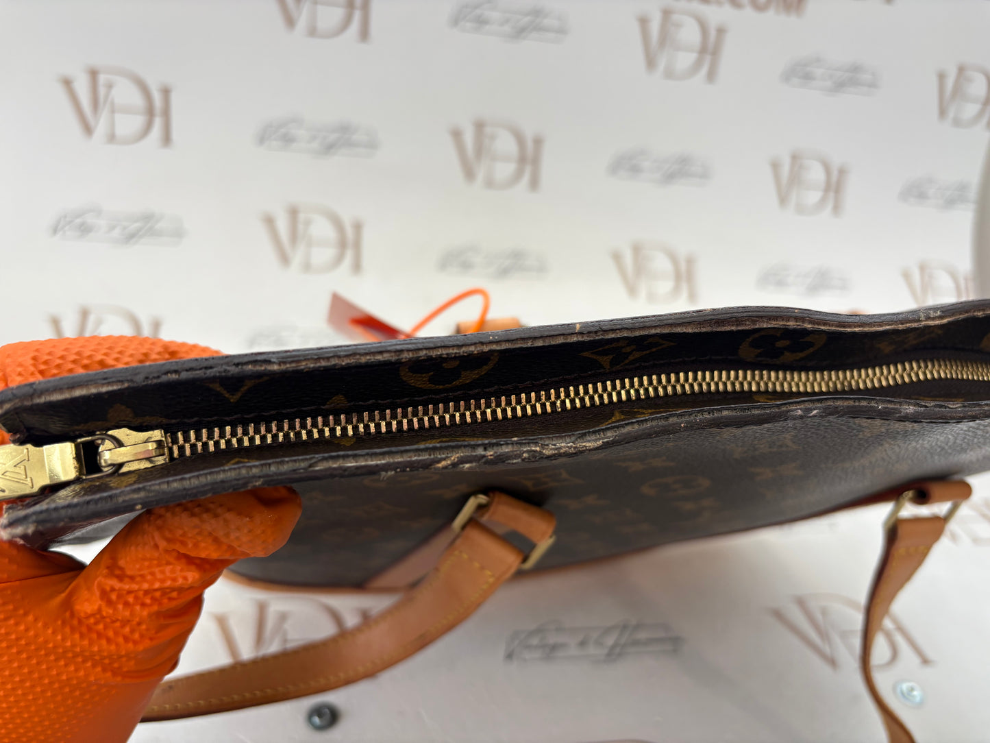 018811 - Louis Vuitton Babylone