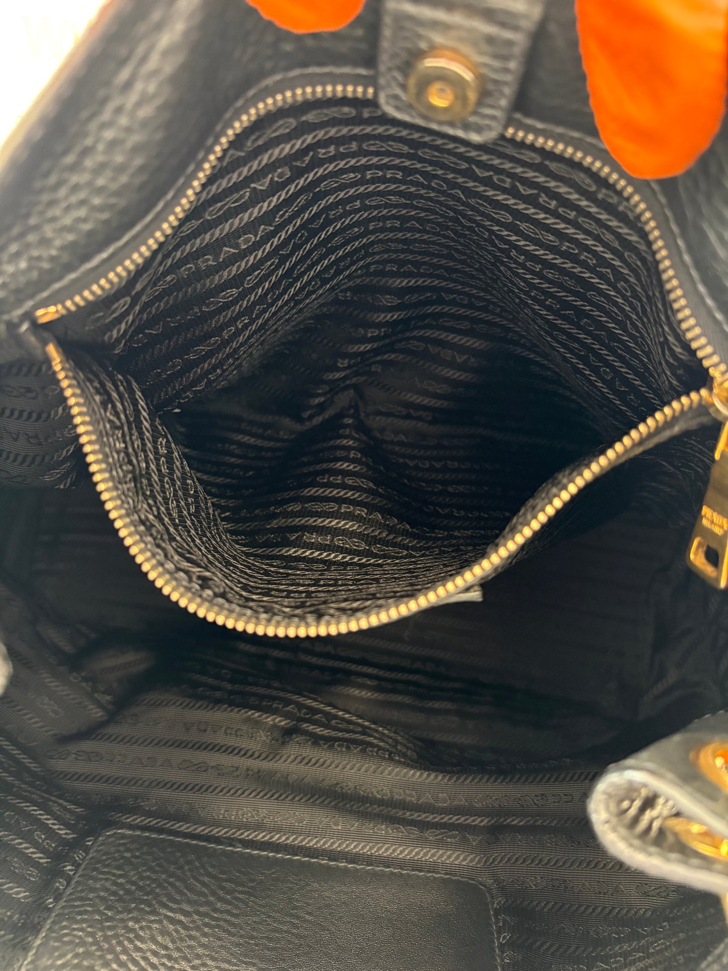 383880 - Prada Black