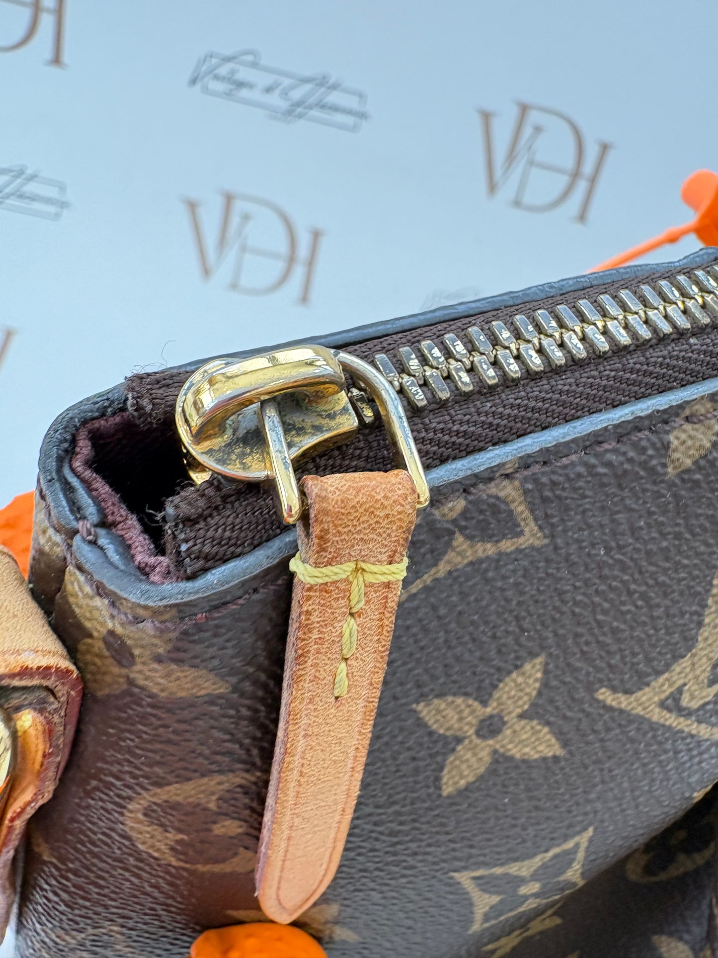 383263 - Louis Vuitton Turenne