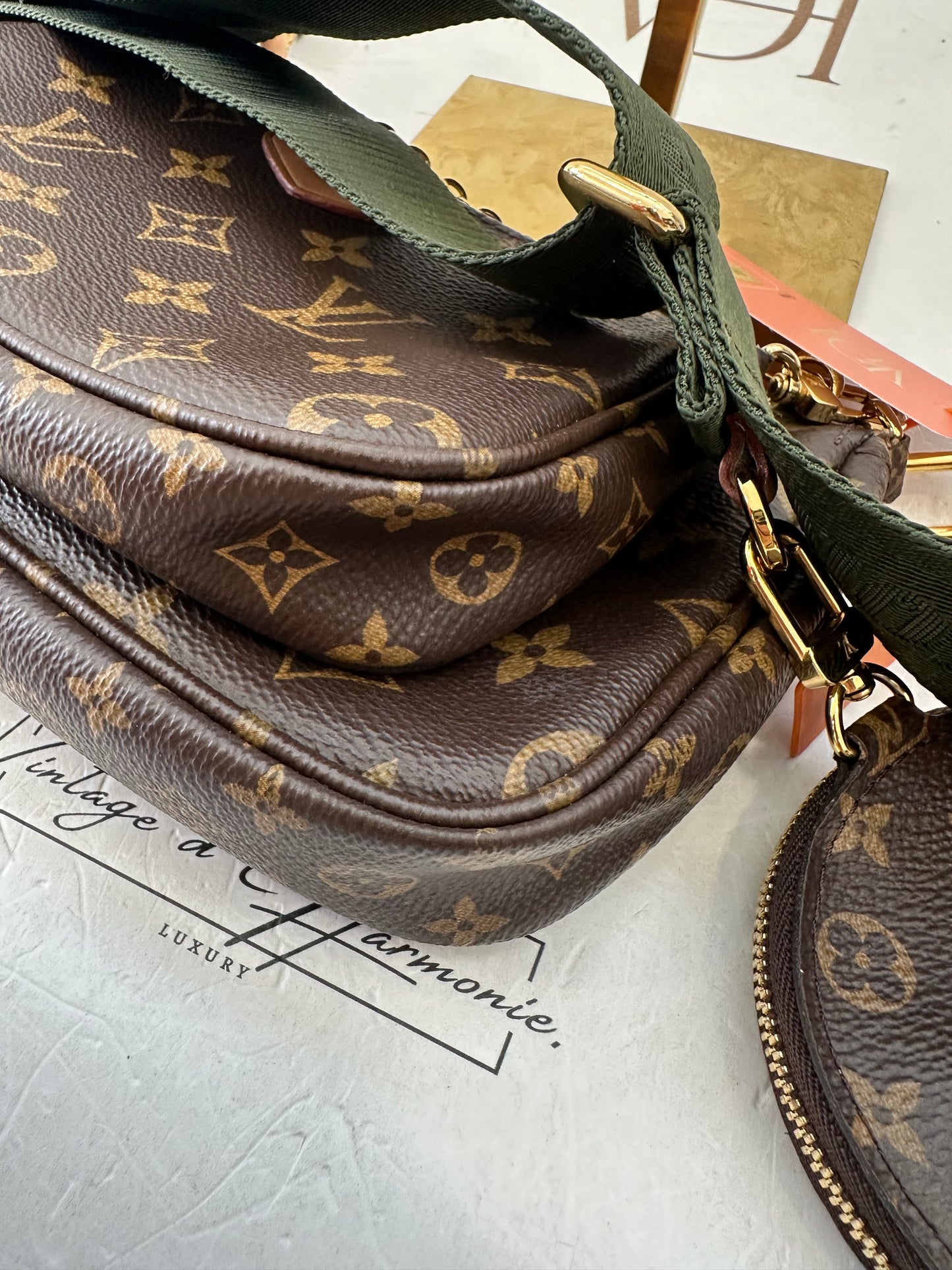 383113 - Louis Vuitton Multipochette
