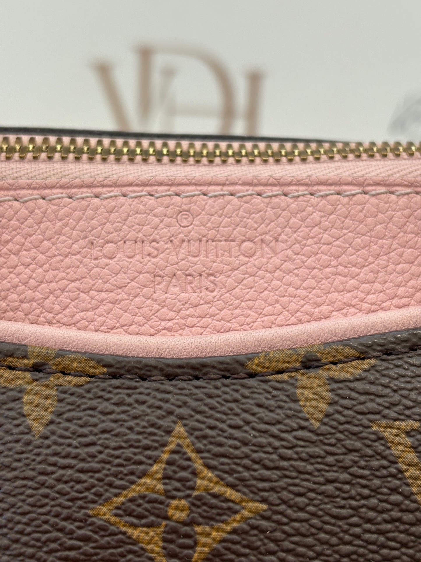 383395 - Louis Vuitton Pallas