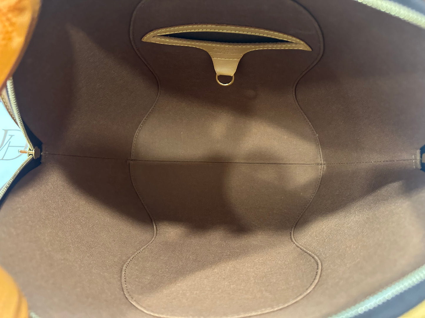 018741 - Louis Vuitton Ellipse MM