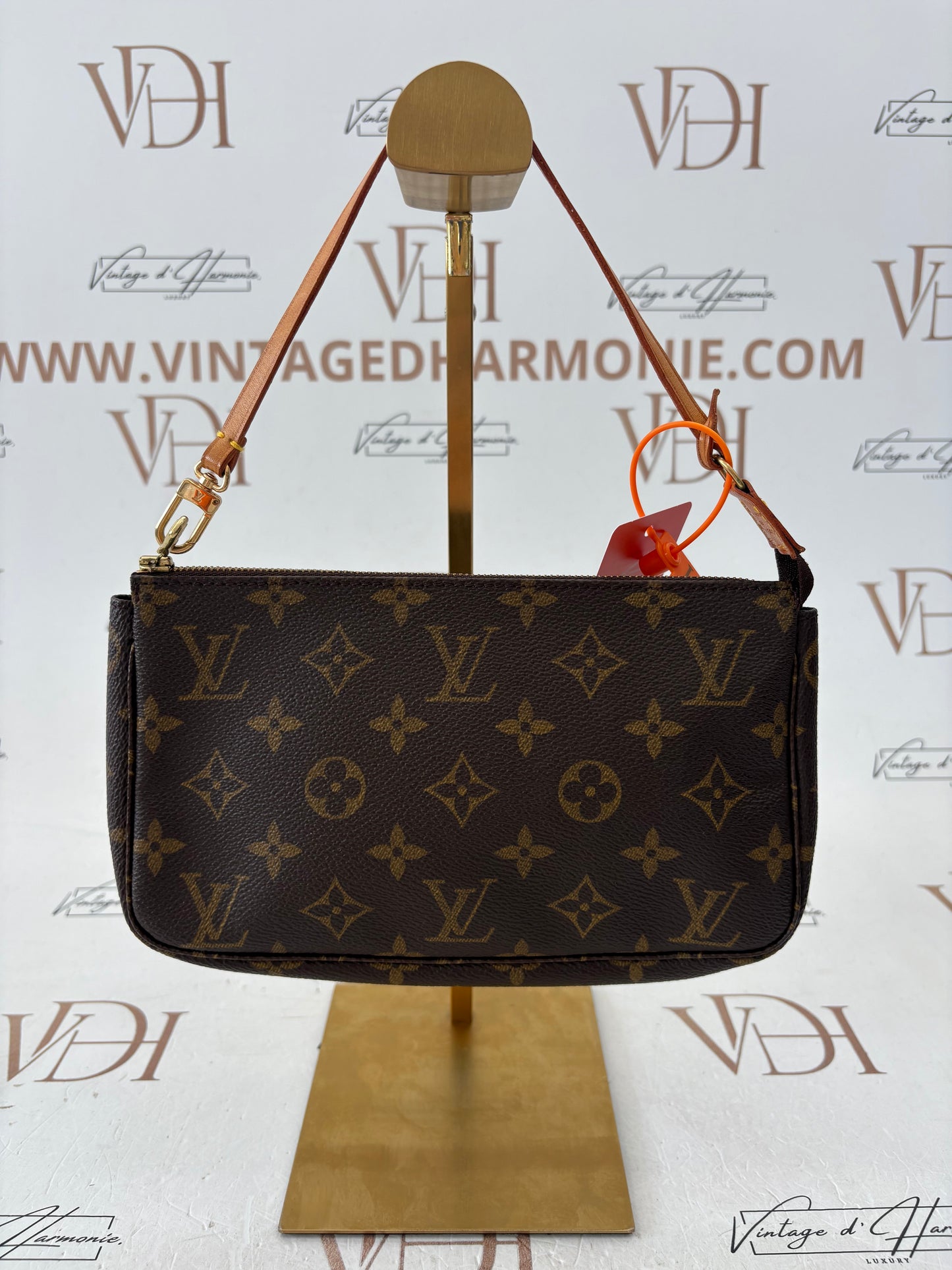 018555 - Louis Vuitton Pochette Accessoires
