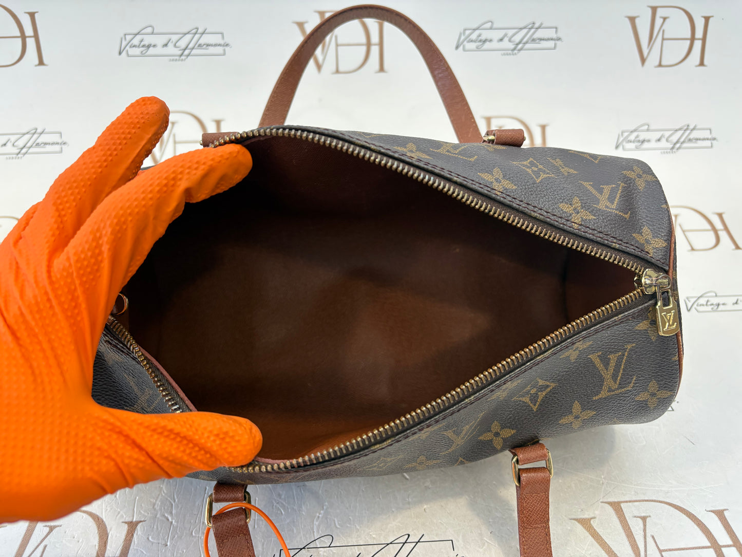 018992 - Louis Vuitton Papillon 30