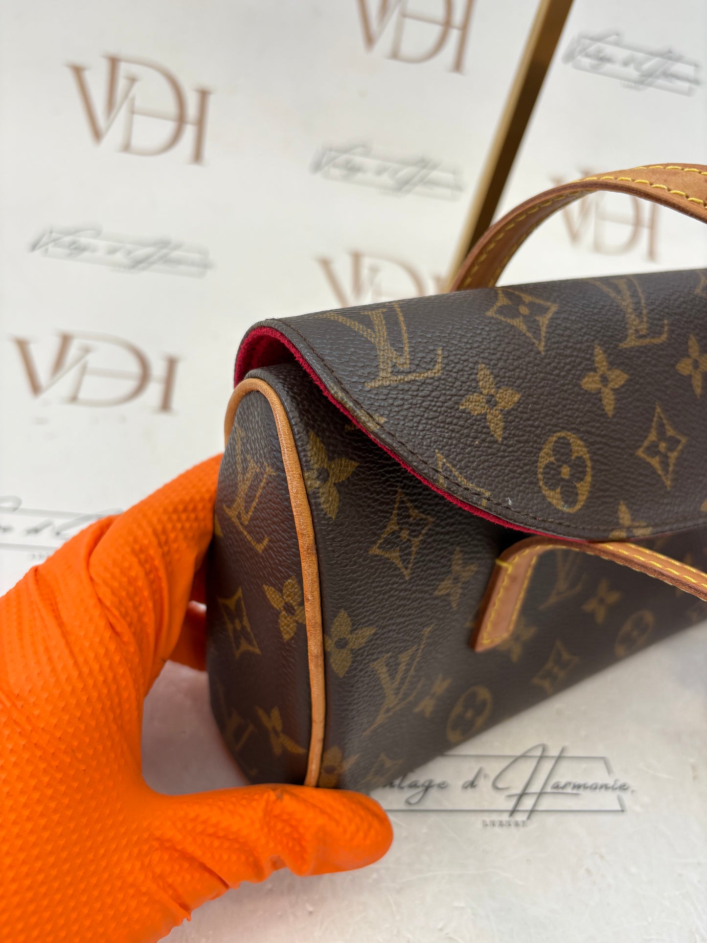 018317 - Louis Vuitton Sonatine