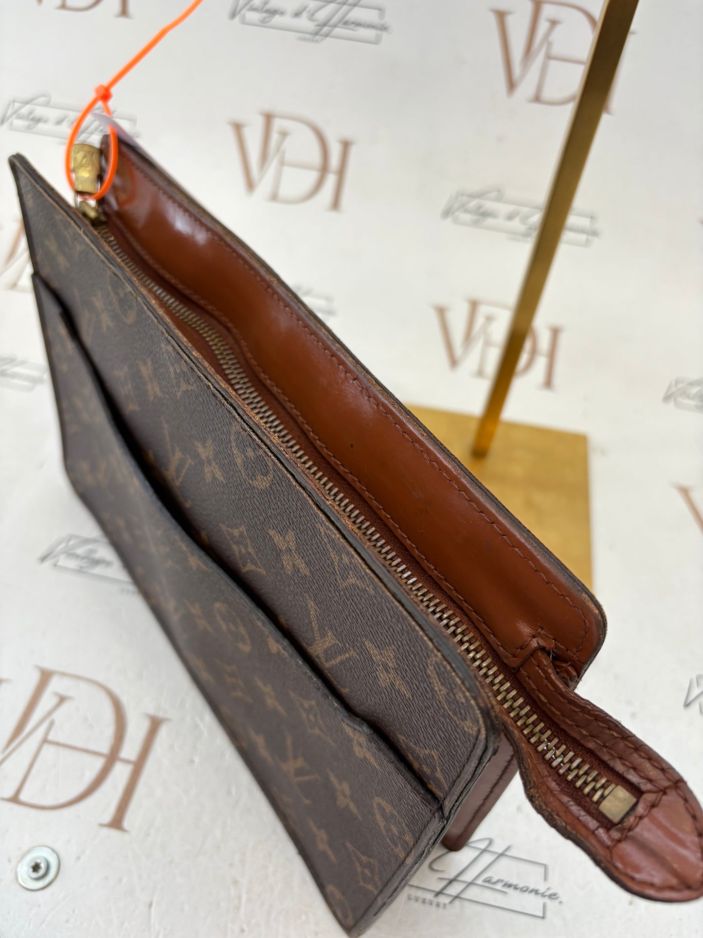 018390 - Louis Vuitton Pochette Homme