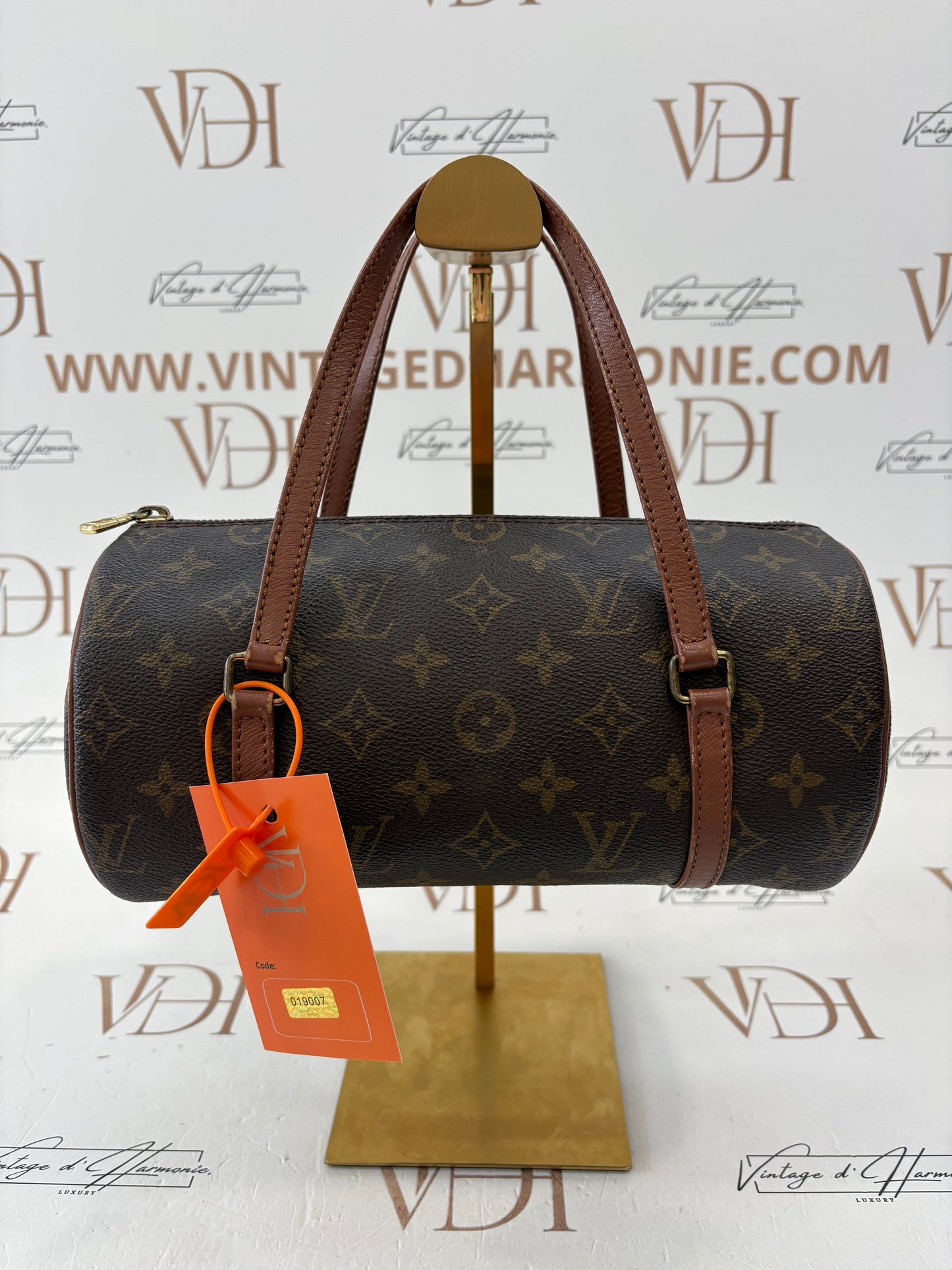 019007 - Louis Vuitton Papillon 26