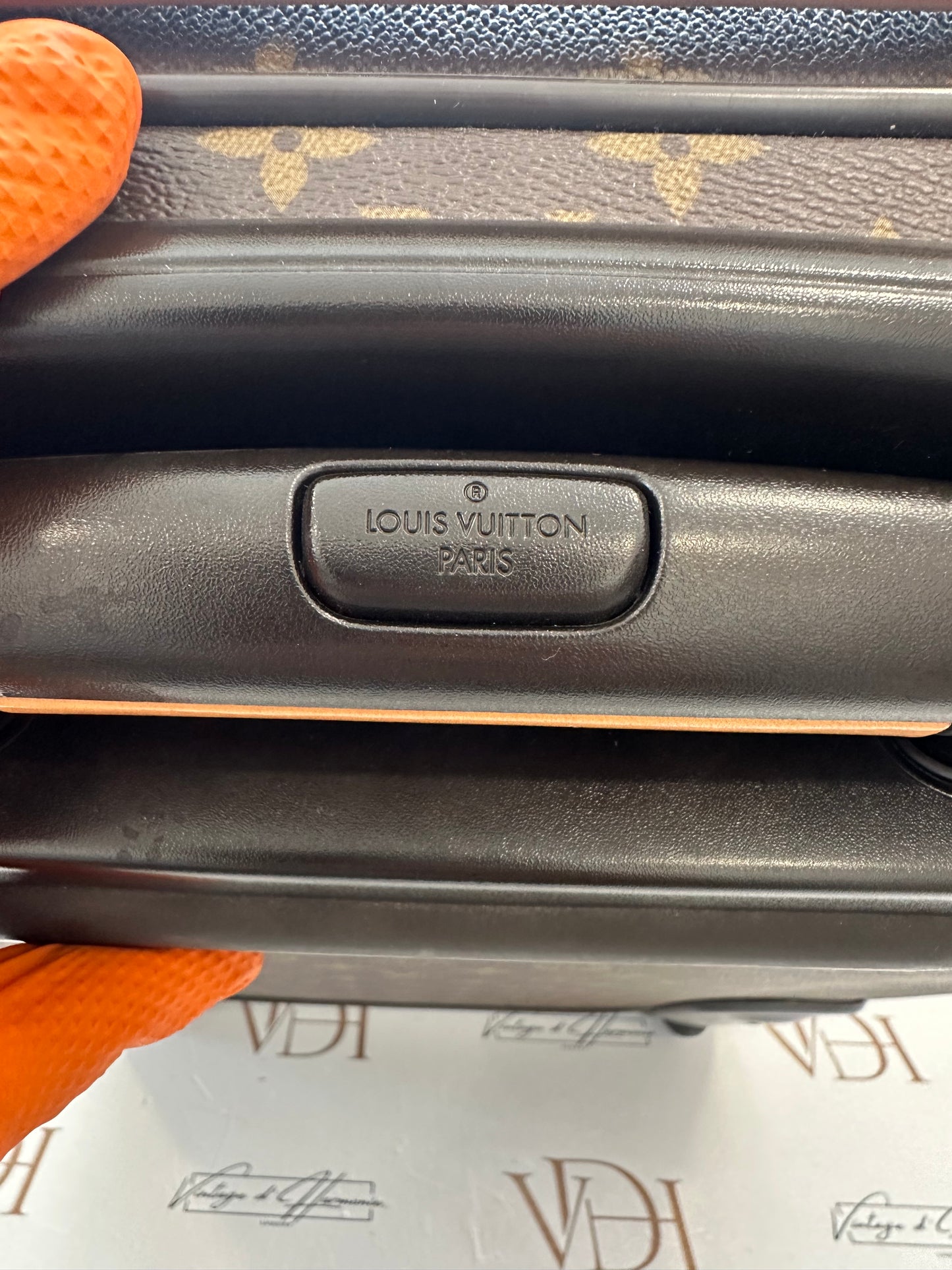 016886 - Louis Vuitton Trolley