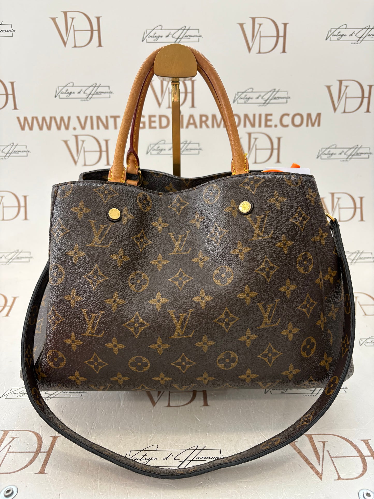 201102 - Louis Vuitton Montaigne