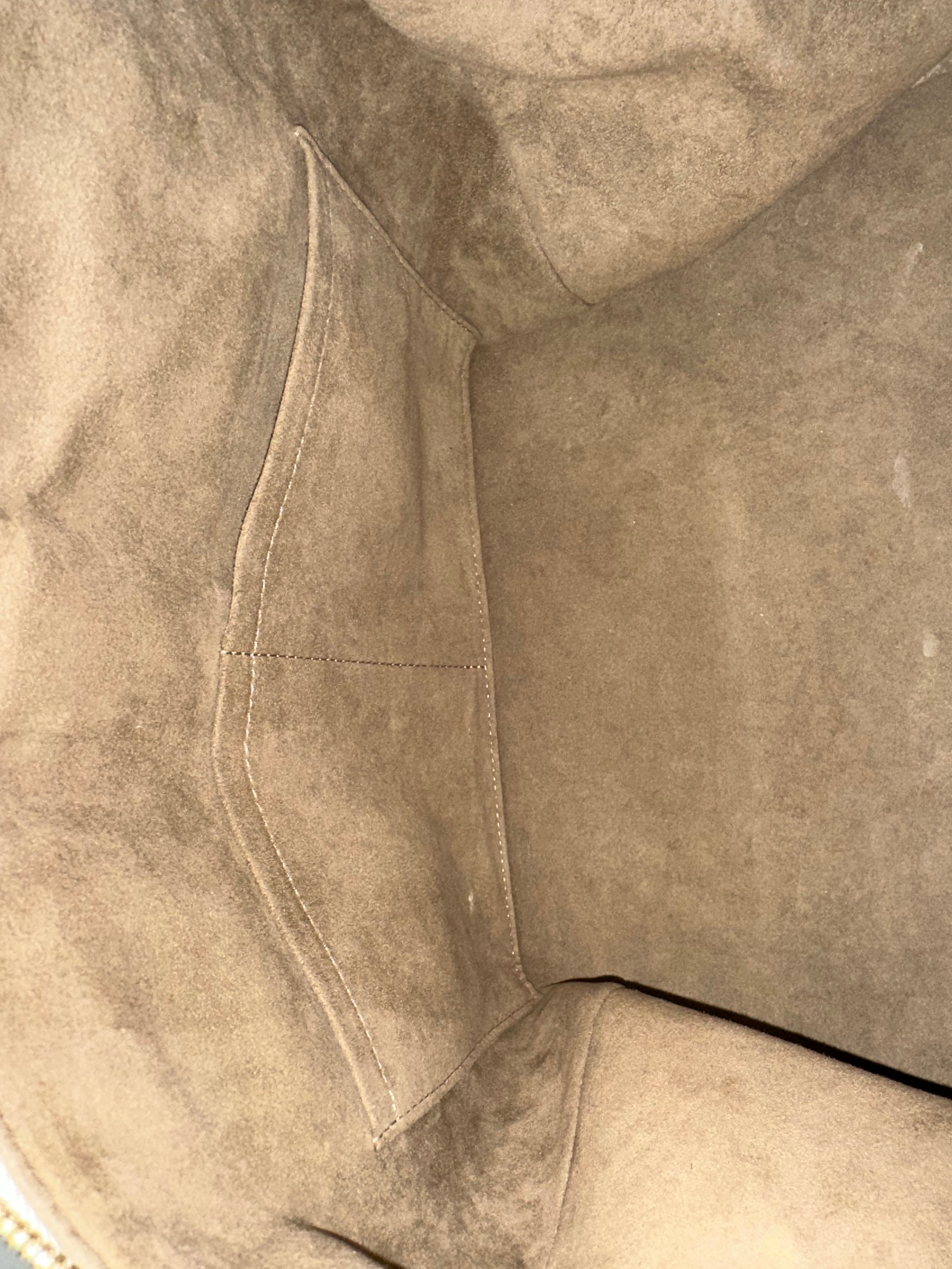 Louis Vuitton Courtney