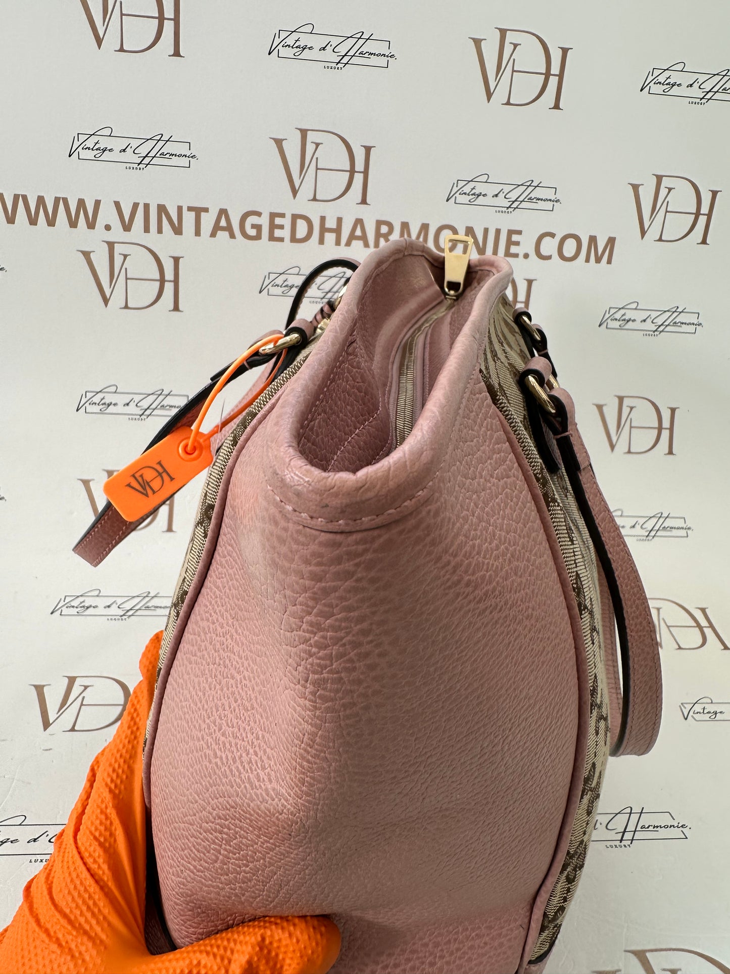 382878 - Gucci Bree