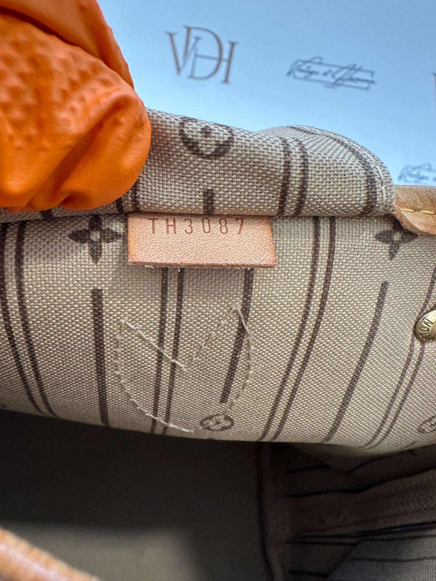 017901 - Louis Vuitton Neverfull PM
