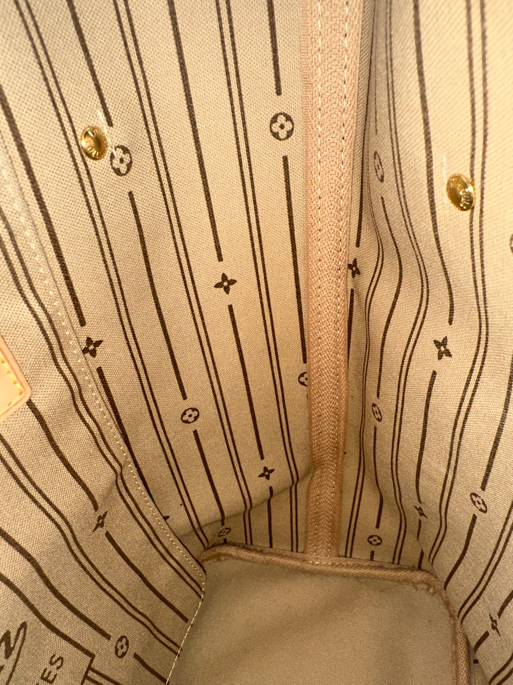 Louis Vuitton Neverfull MM