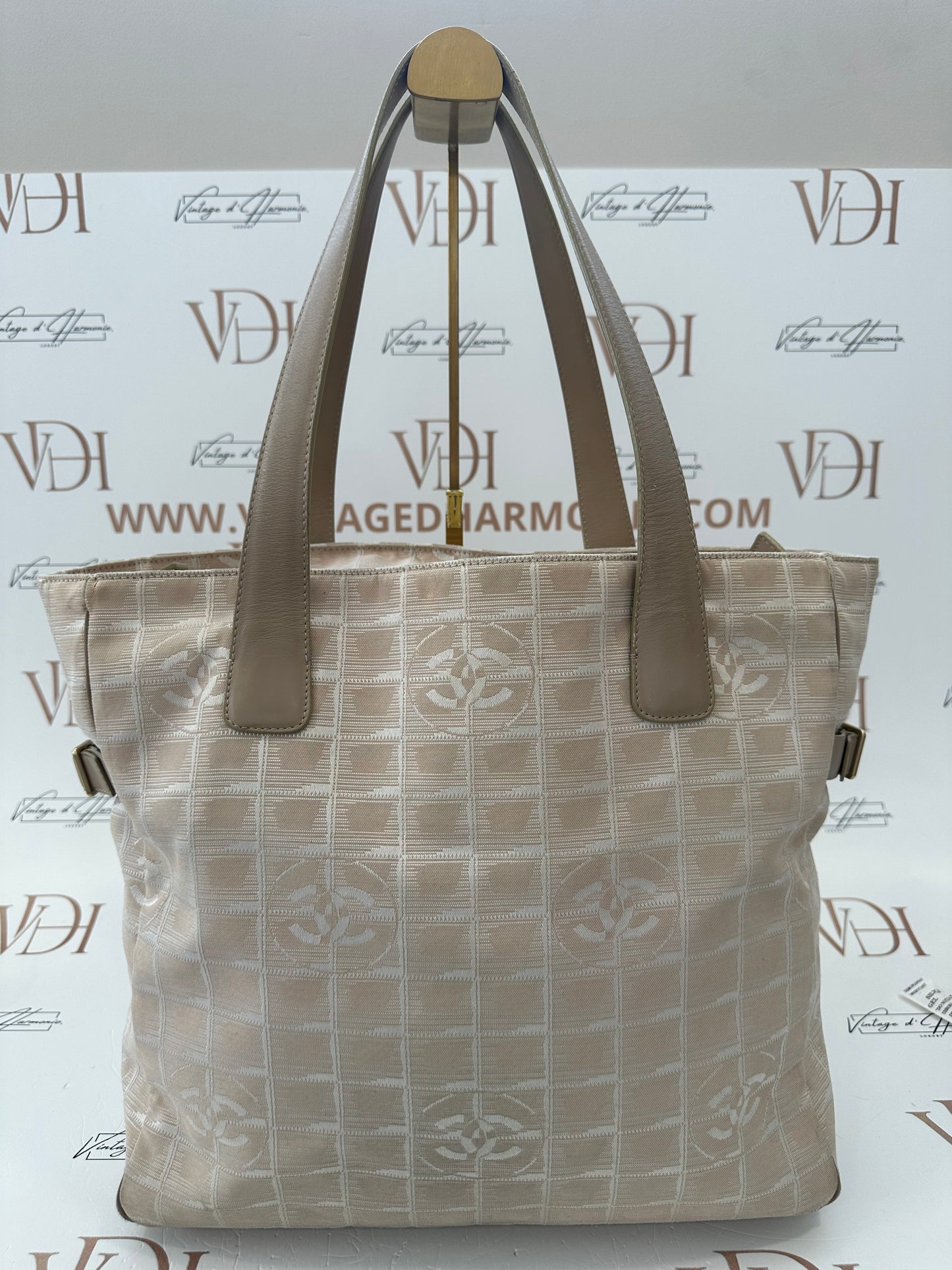 017762 - Chanel Beige Jacquard Nylon