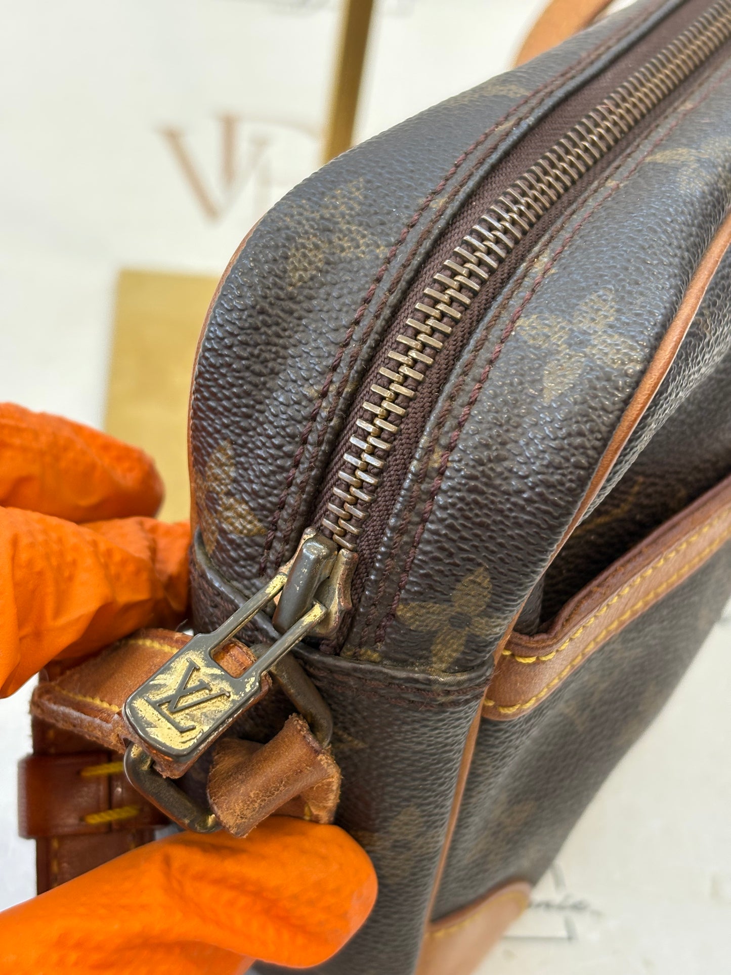 018289 - Louis Vuitton Trocadero 24