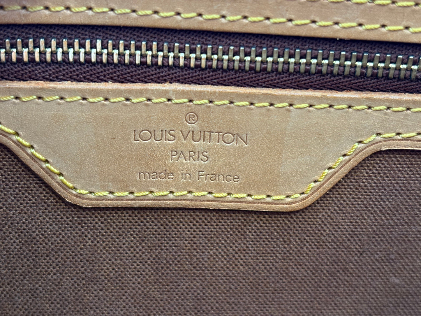 017154 - Louis Vuitton Gibeciere MM