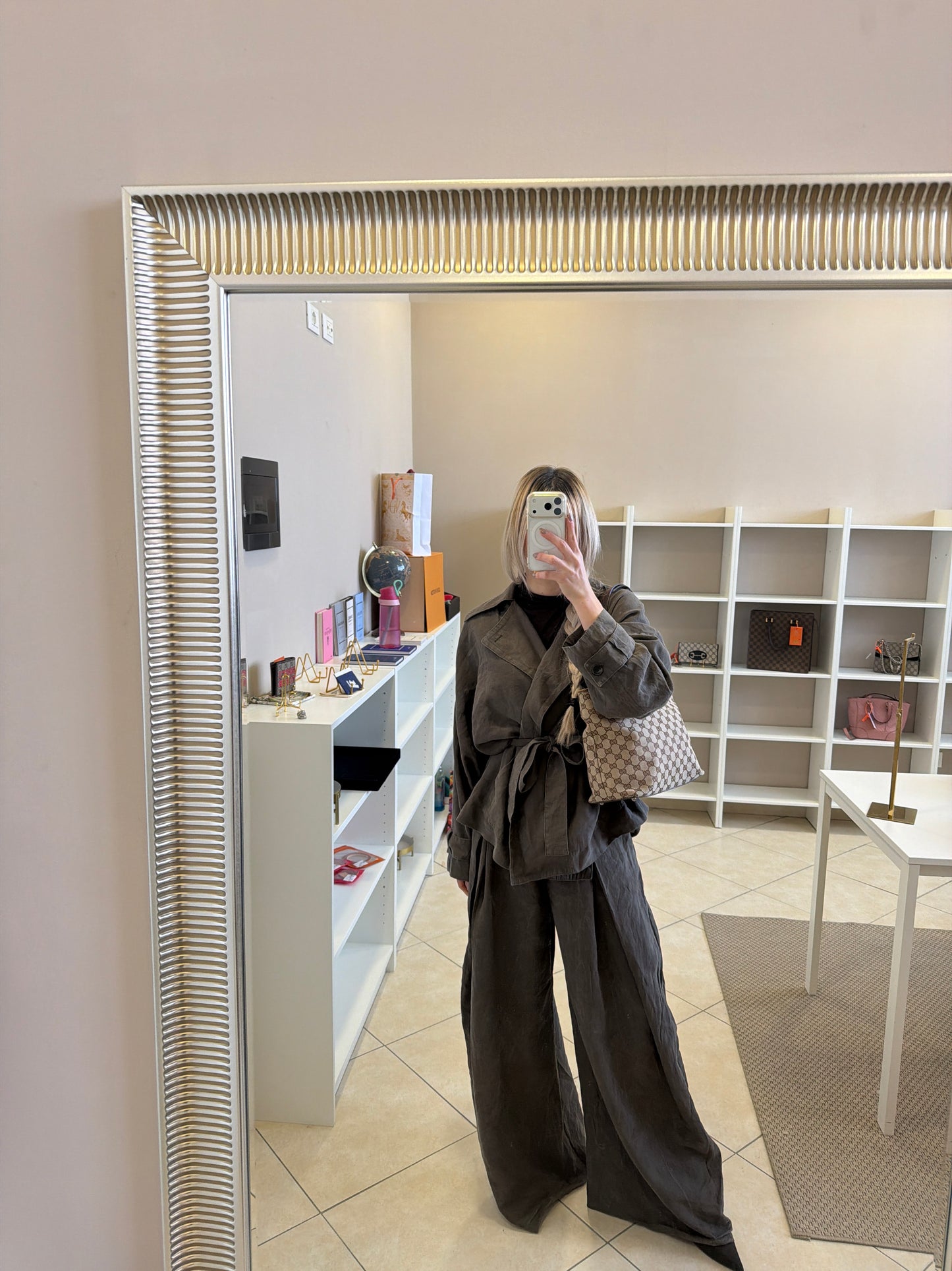 017740 - Gucci Beige Canvas