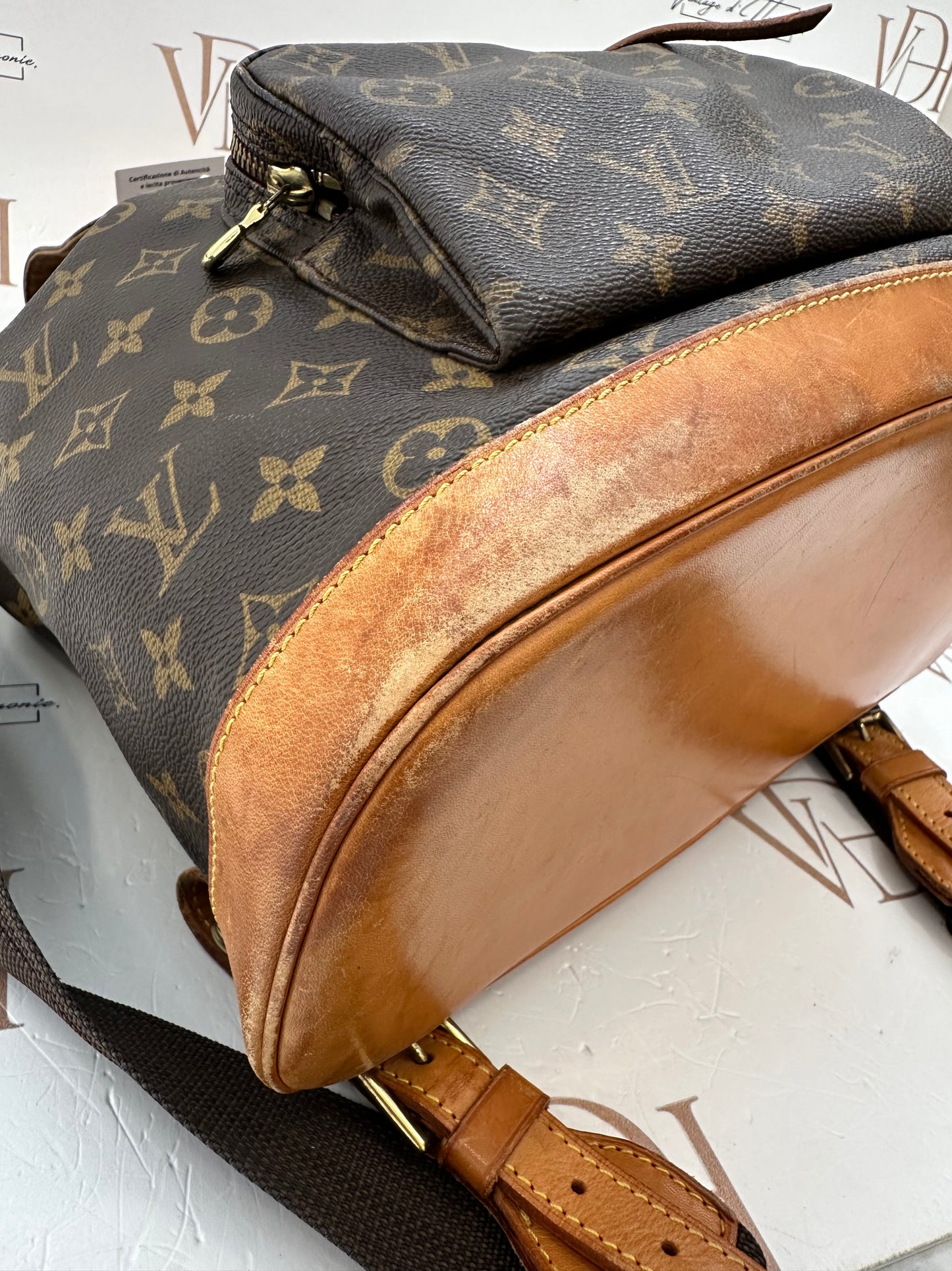 017911 - Louis Vuitton Montsouris GM