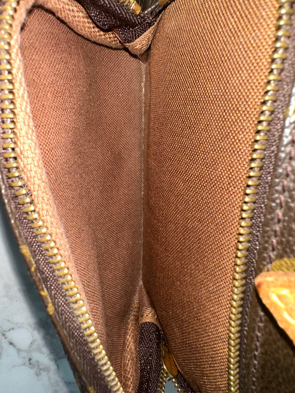 Louis Vuitton Montsouris MM