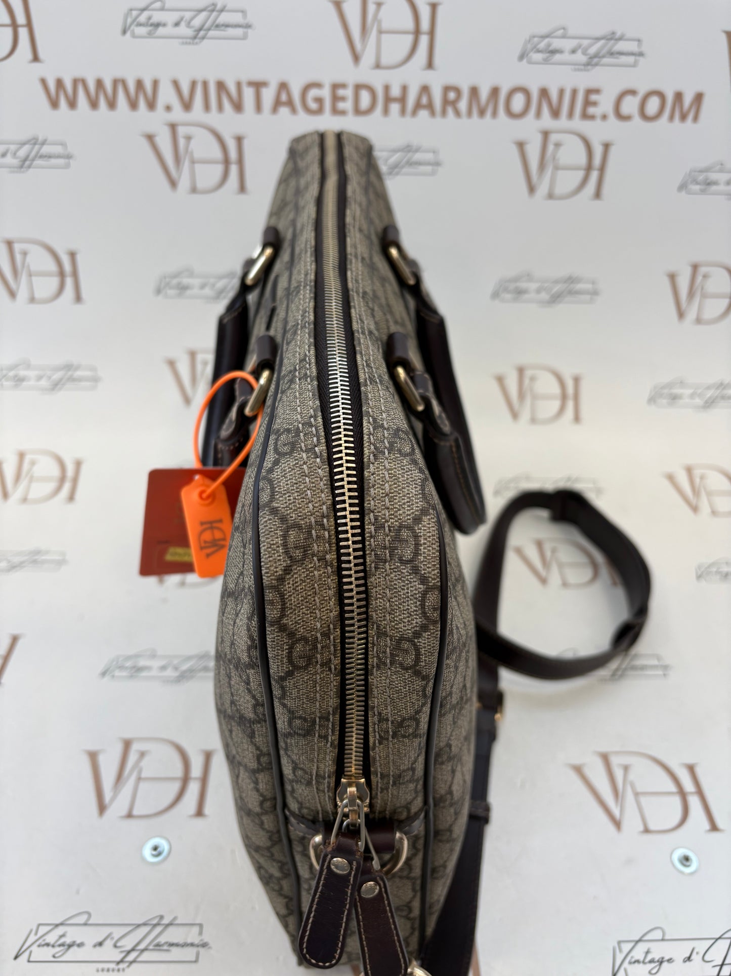 383128 - Gucci Messenger