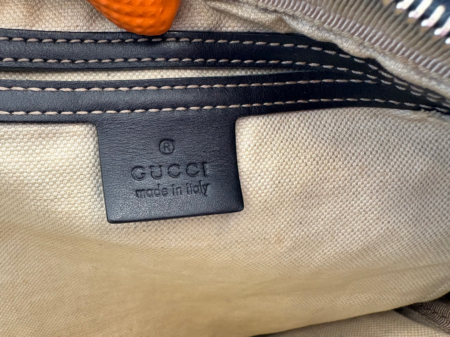 383243 - Gucci GG Supreme
