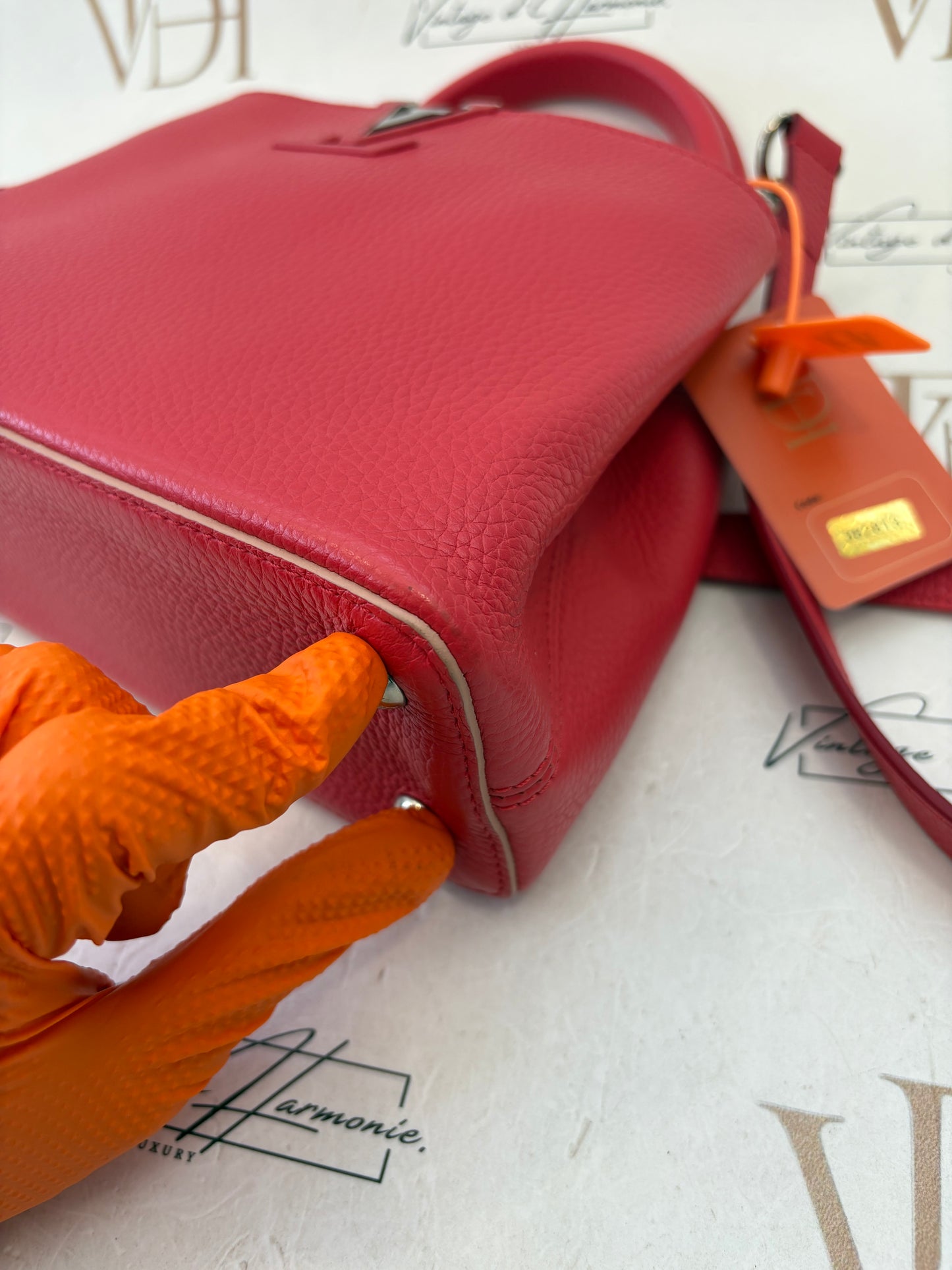 382813 - Louis Vuitton Capucines