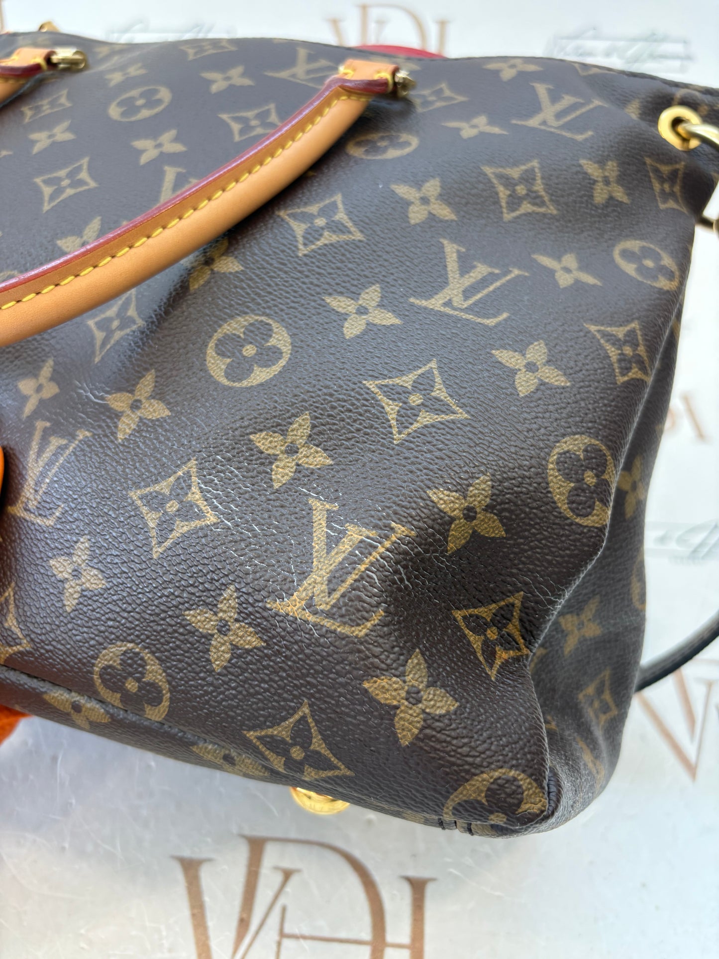 201112 - Louis Vuitton Pallas