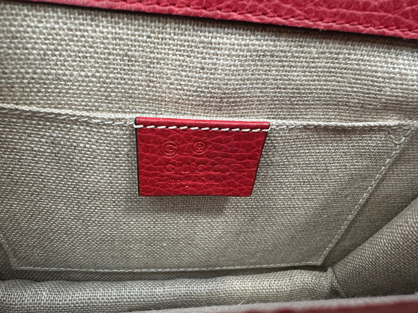 102630 - Gucci Interlocking