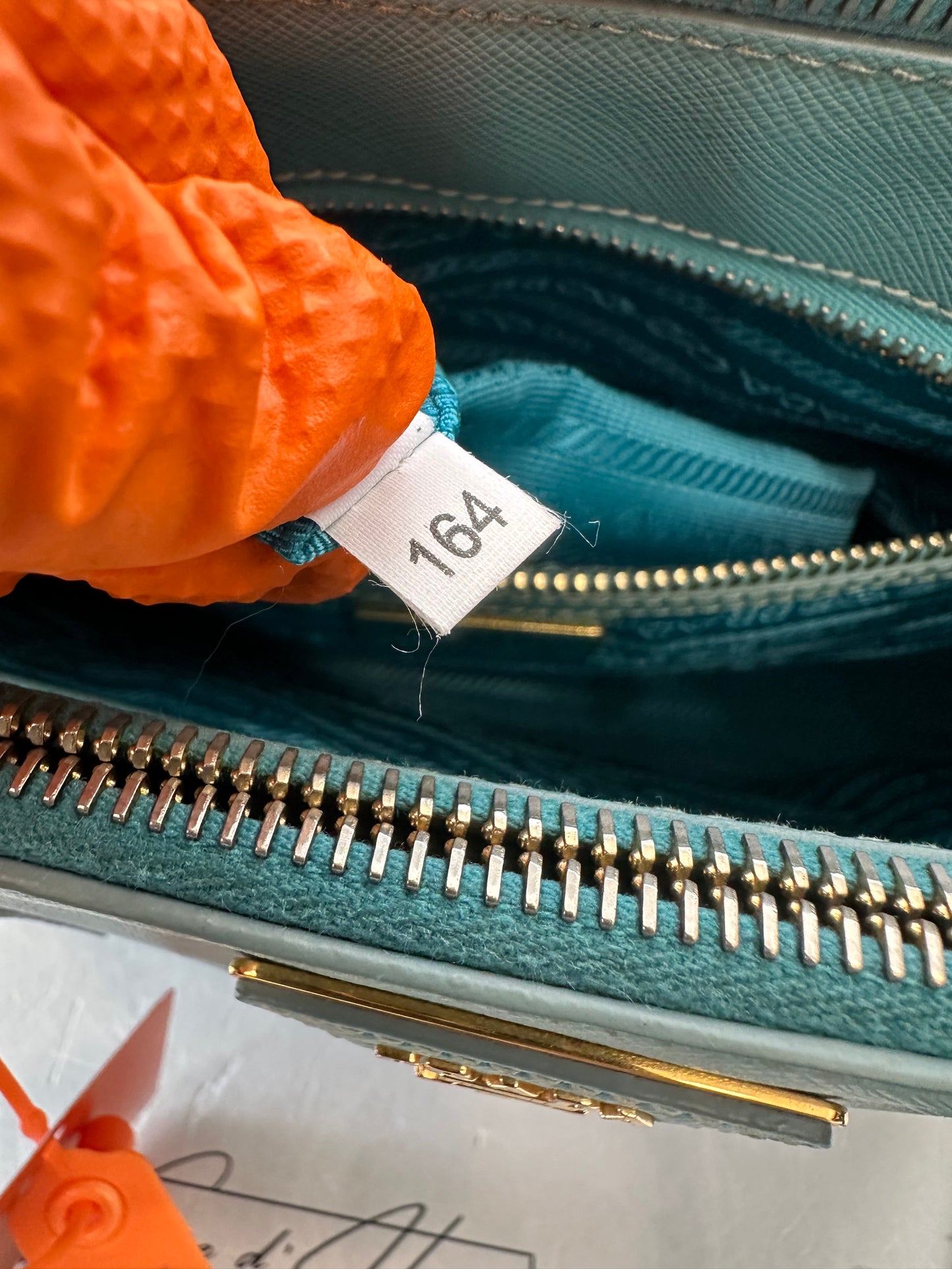 382947 - Prada Galleria