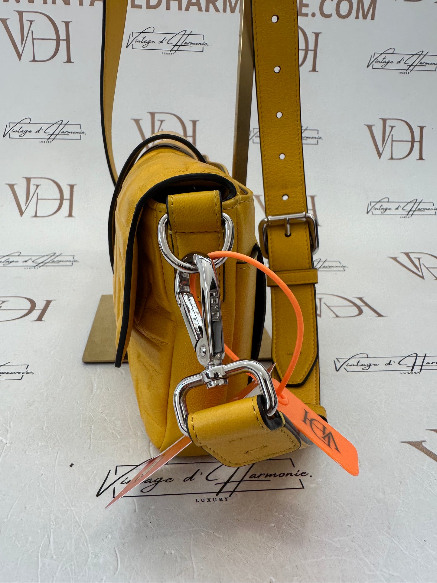 382667 - Fendi Baguette