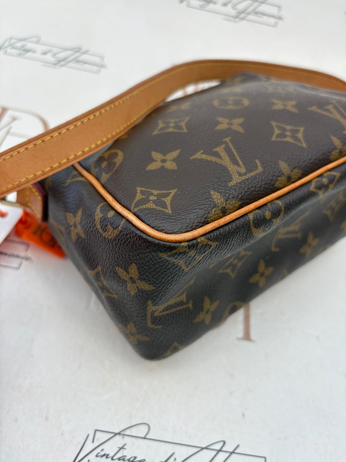 018872 - Louis Vuitton Viva Cite PM