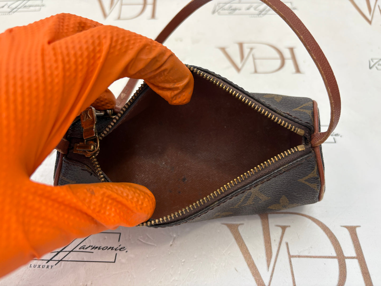 018324 - Louis Vuitton Papillon 30