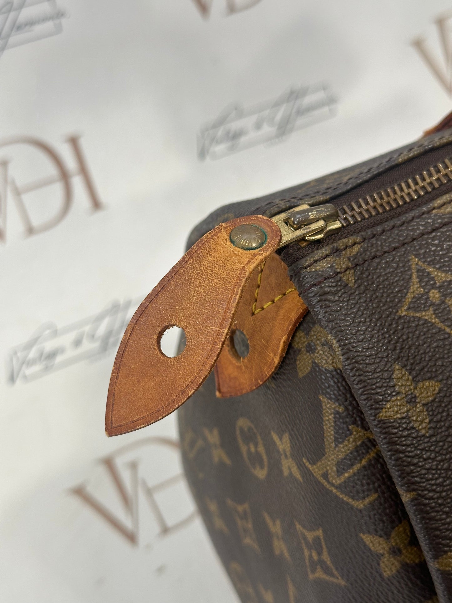 018723 - Louis Vuitton Speedy 30